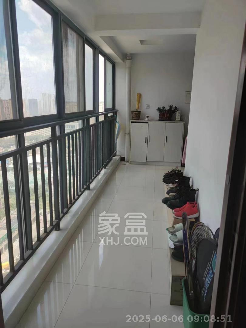 钰龙天下一期  3室2厅2卫   2800.00元/月室内图
