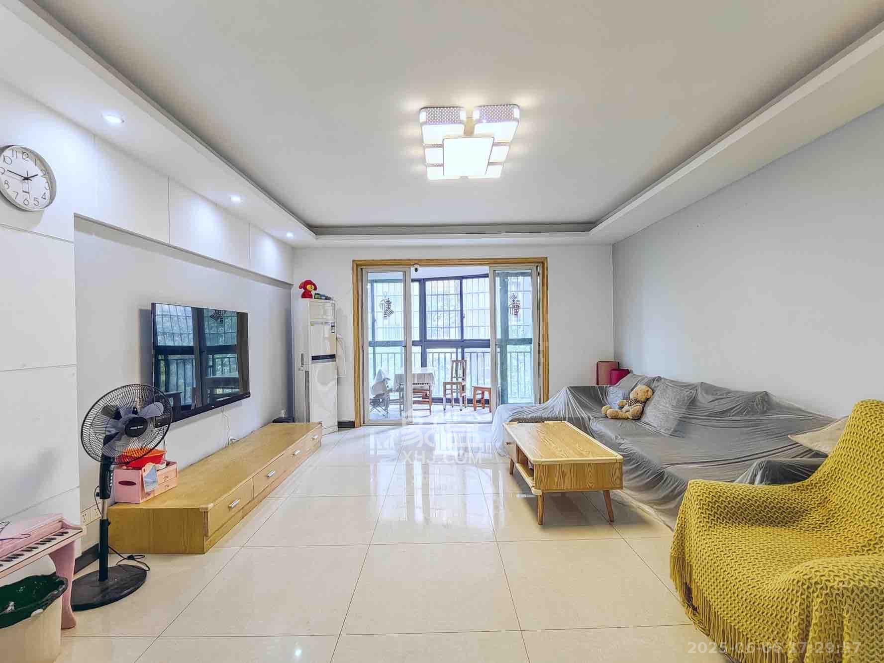 世景华庭  4室2厅2卫    1900.0元/月 世景华庭  4室2厅2卫    1900.0元/月