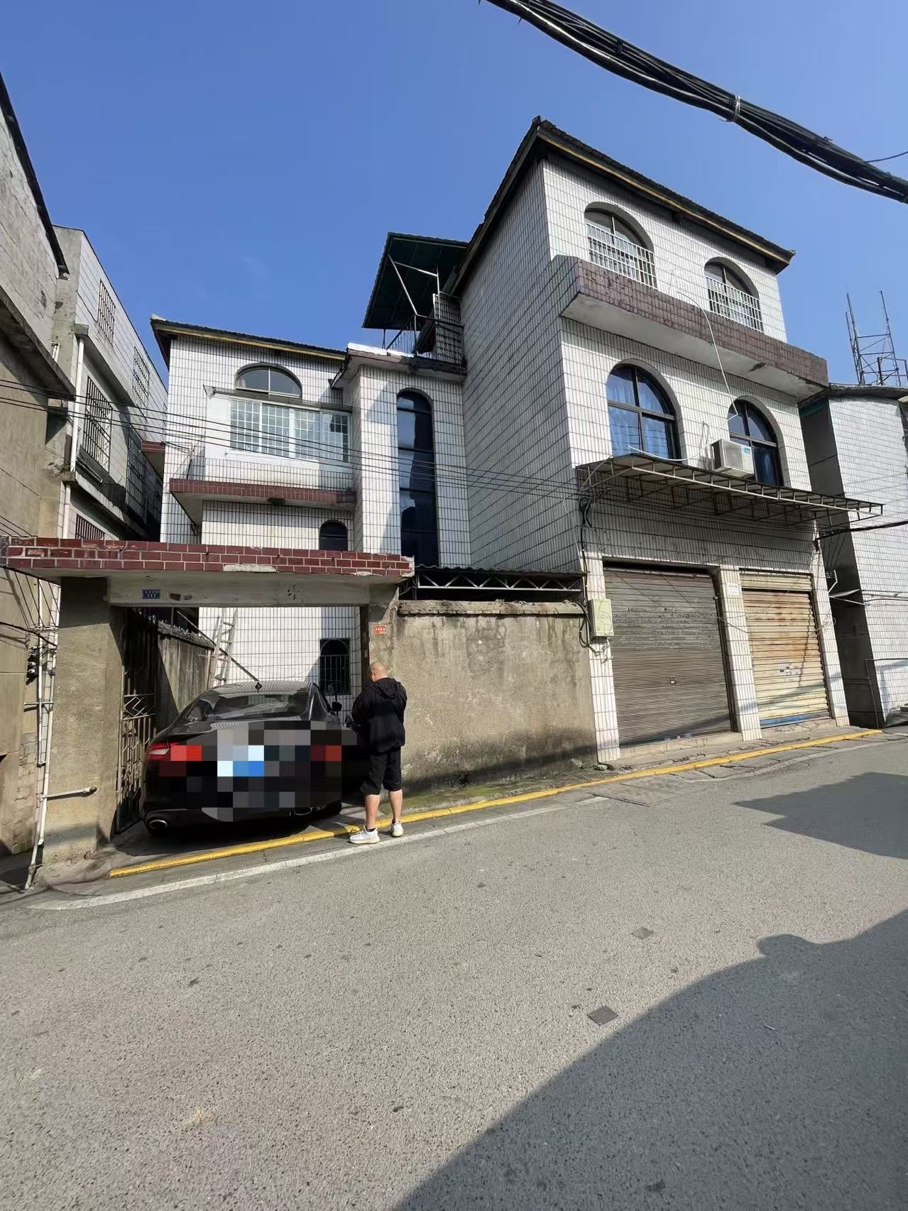 市中心散盘  7室3厅3卫   128.00万