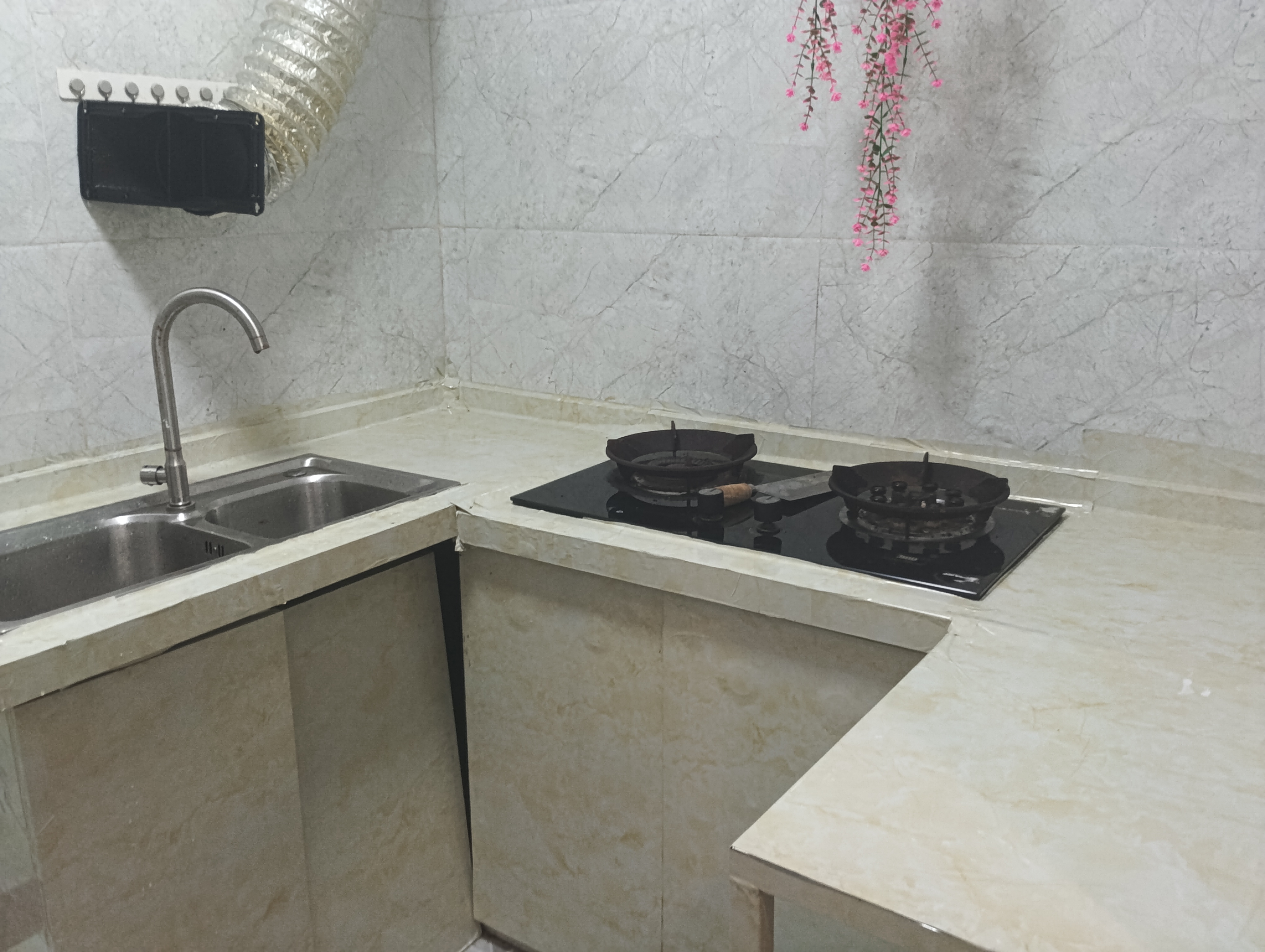 国安大厦 3室2厅1卫 2500.0元/月 国安大厦 3室2厅1卫 2500.0元/月室内图