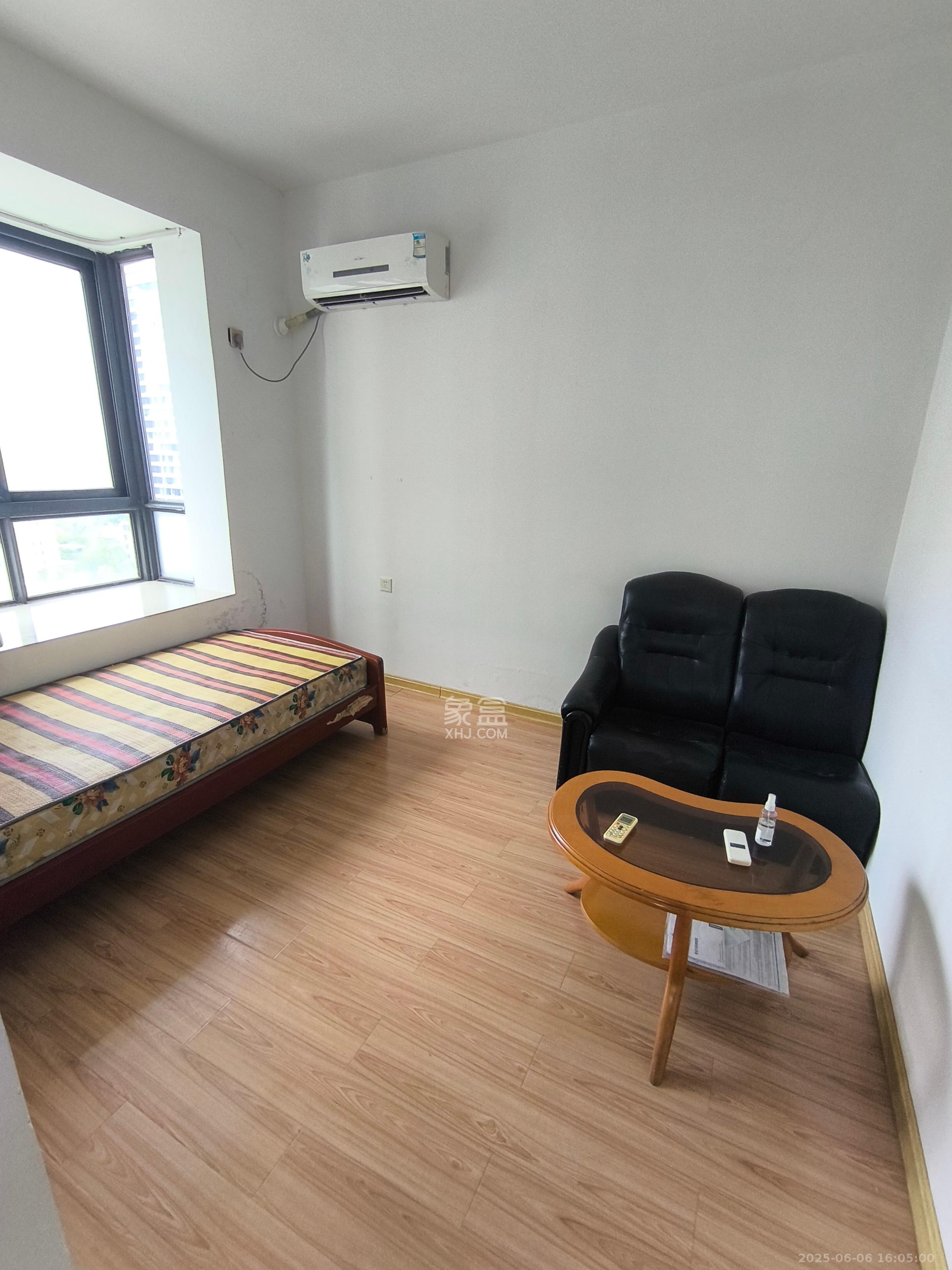 上庭苑  3室2厅2卫    2000.0元/月 上庭苑  3室2厅2卫    2000.0元/月室内图