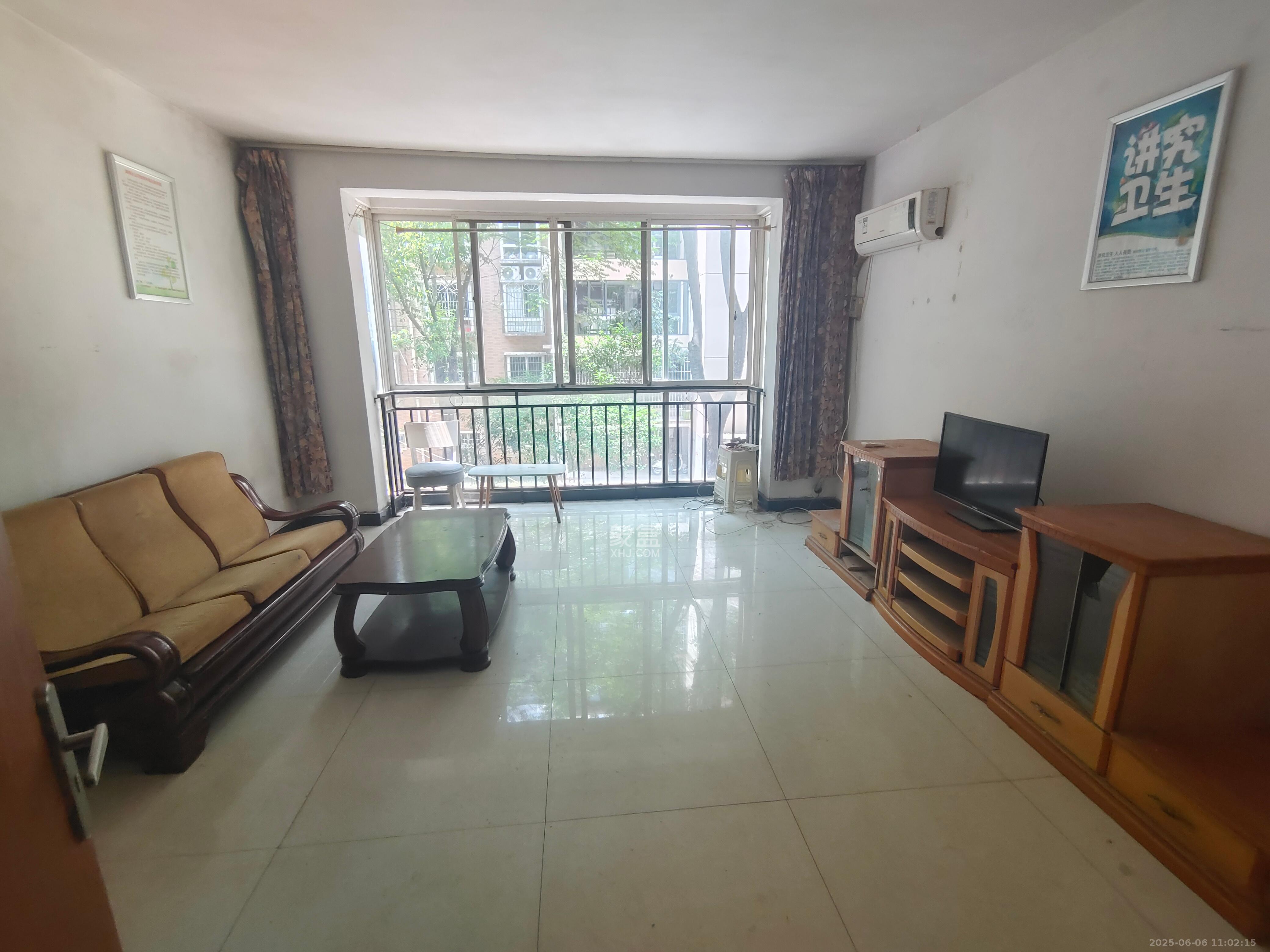 仁和雨花家园 4室2厅2卫 2600.0元/月 仁和雨花家园 4室2厅2卫 2600.0元/月室内图