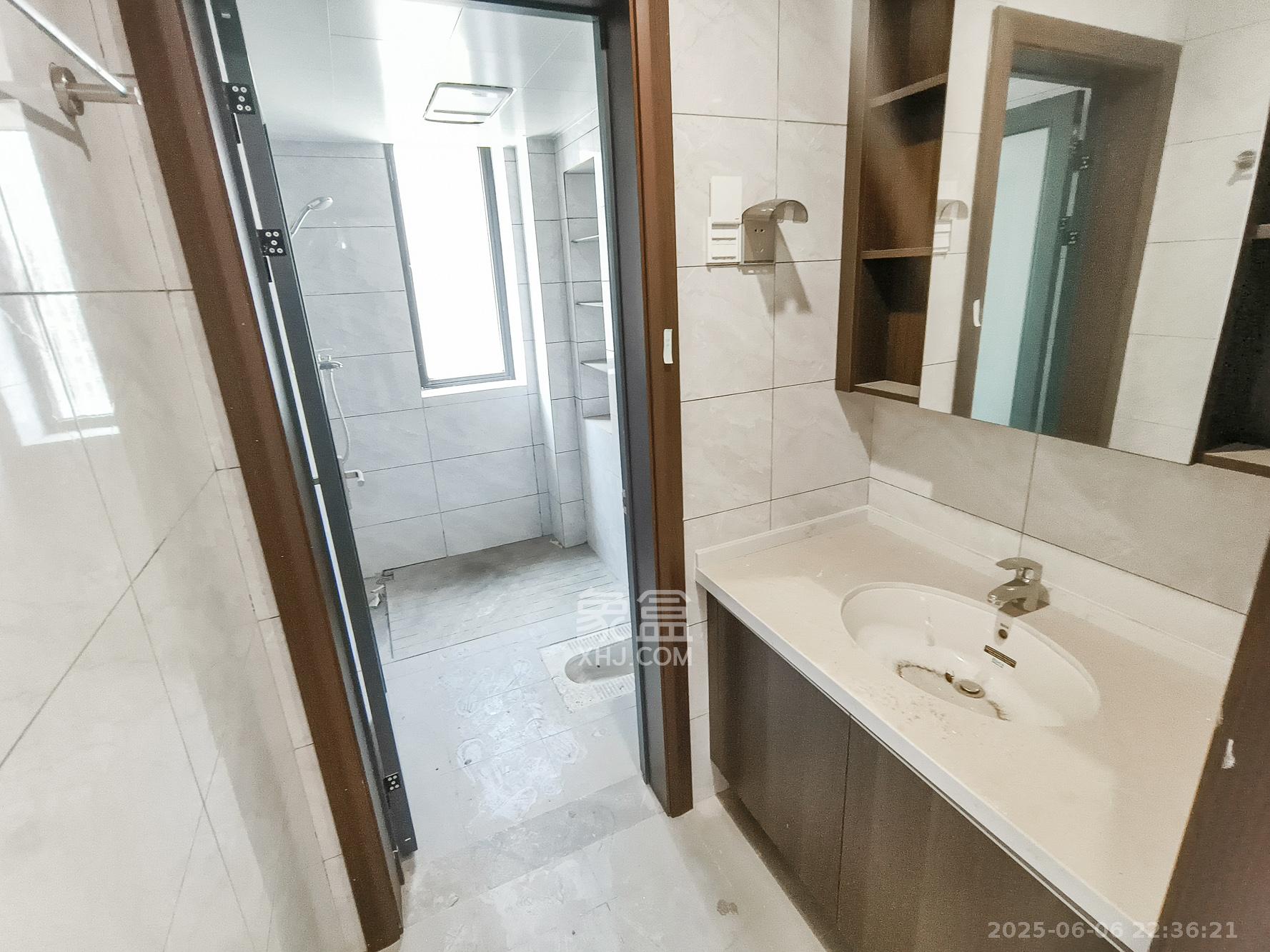 星城春晓 3室2厅2卫 90.8万 星城春晓 3室2厅2卫 90.8万卫生间