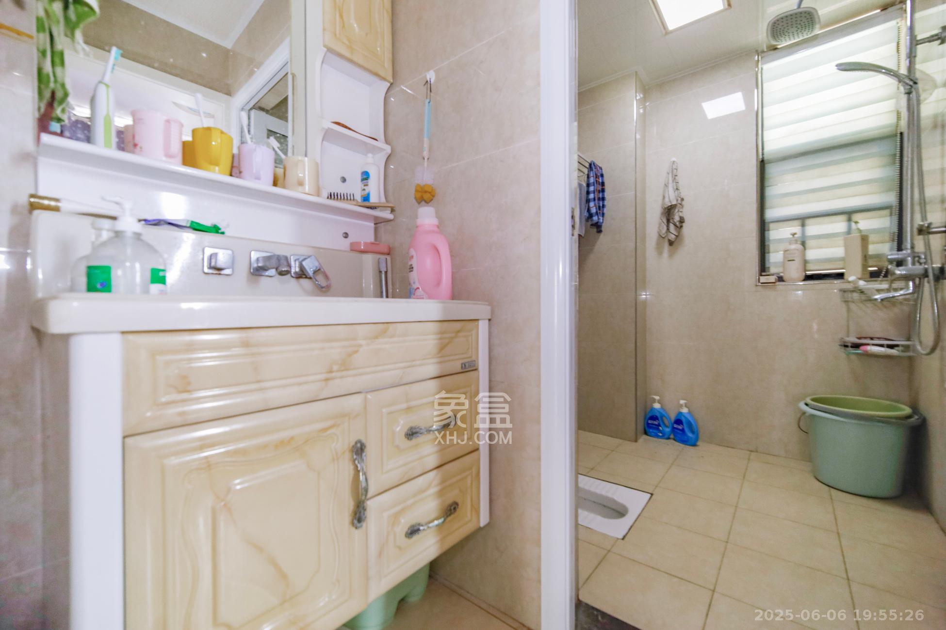 园康星都荟 3室2厅1卫 82.0万 园康星都荟 3室2厅1卫 82.0万卫生间