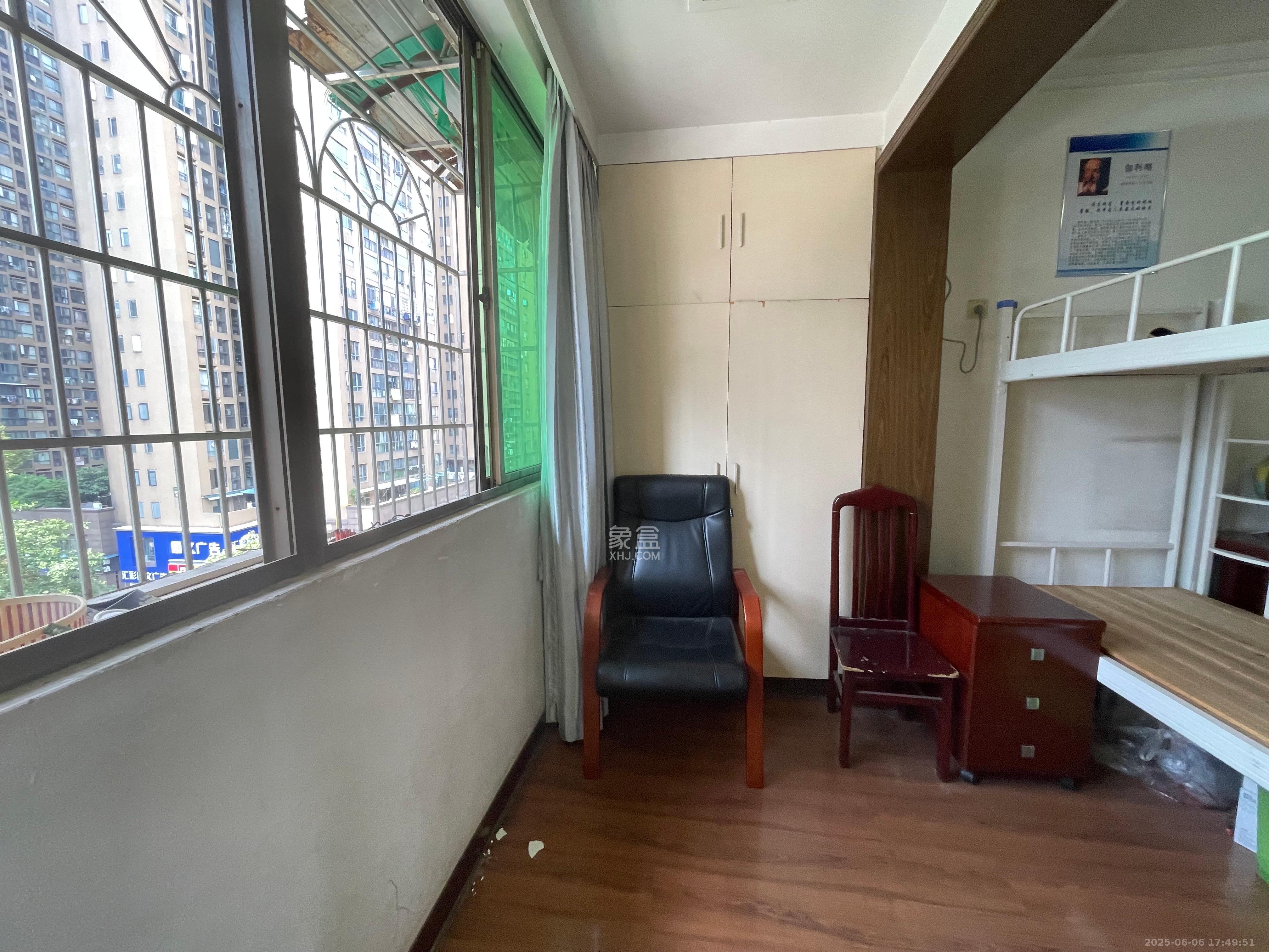 宏轩花苑  3室2厅2卫    2600.0元/月 宏轩花苑  3室2厅2卫    2600.0元/月室内图