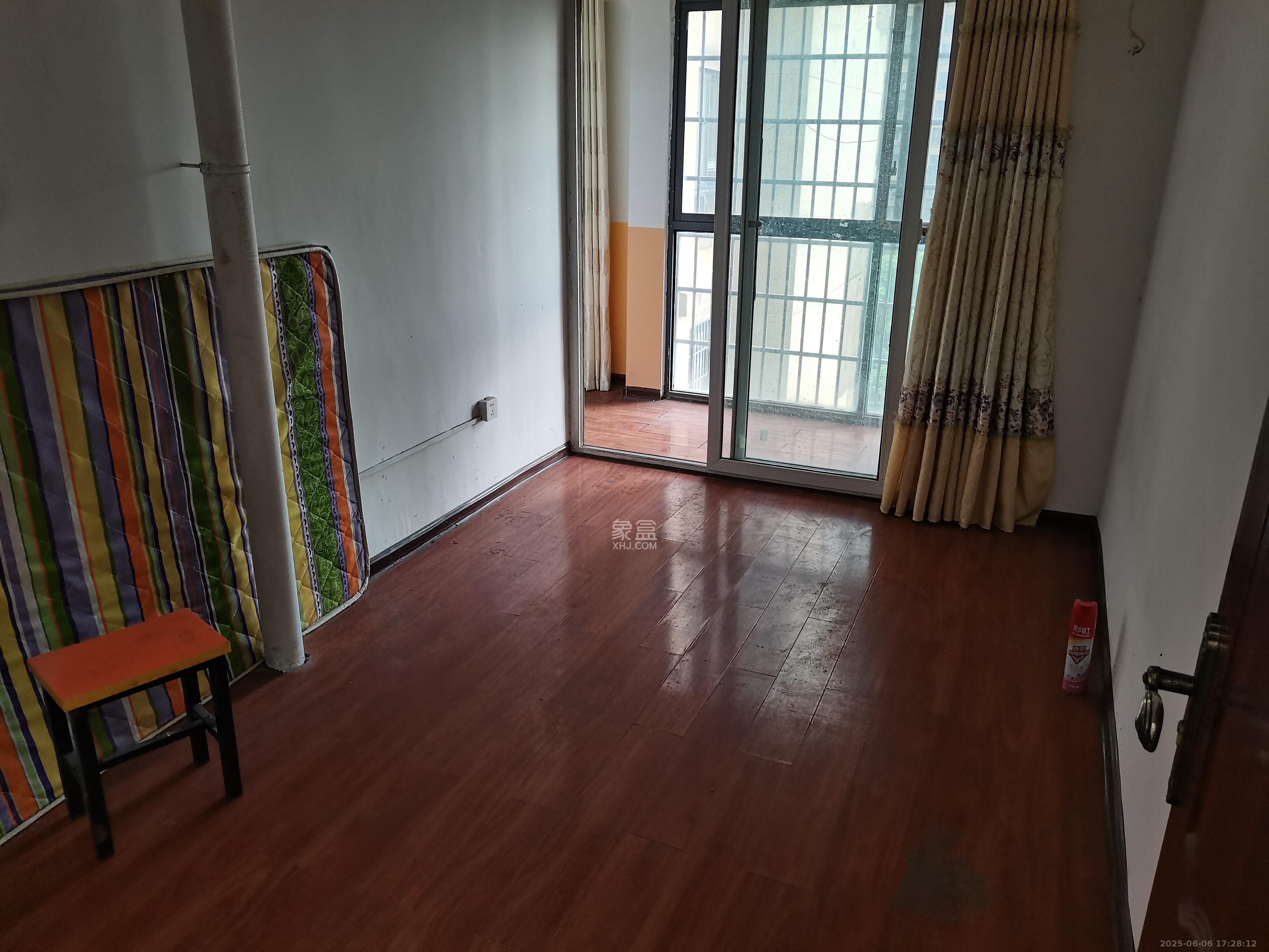 天麓尚层 5室2厅2卫 2500.0元/月 天麓尚层 5室2厅2卫 2500.0元/月室内图