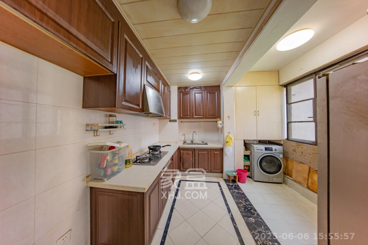 中海国际一期 4室2厅2卫 3500.0元/月 中海国际一期 4室2厅2卫 3500.0元/月室内图