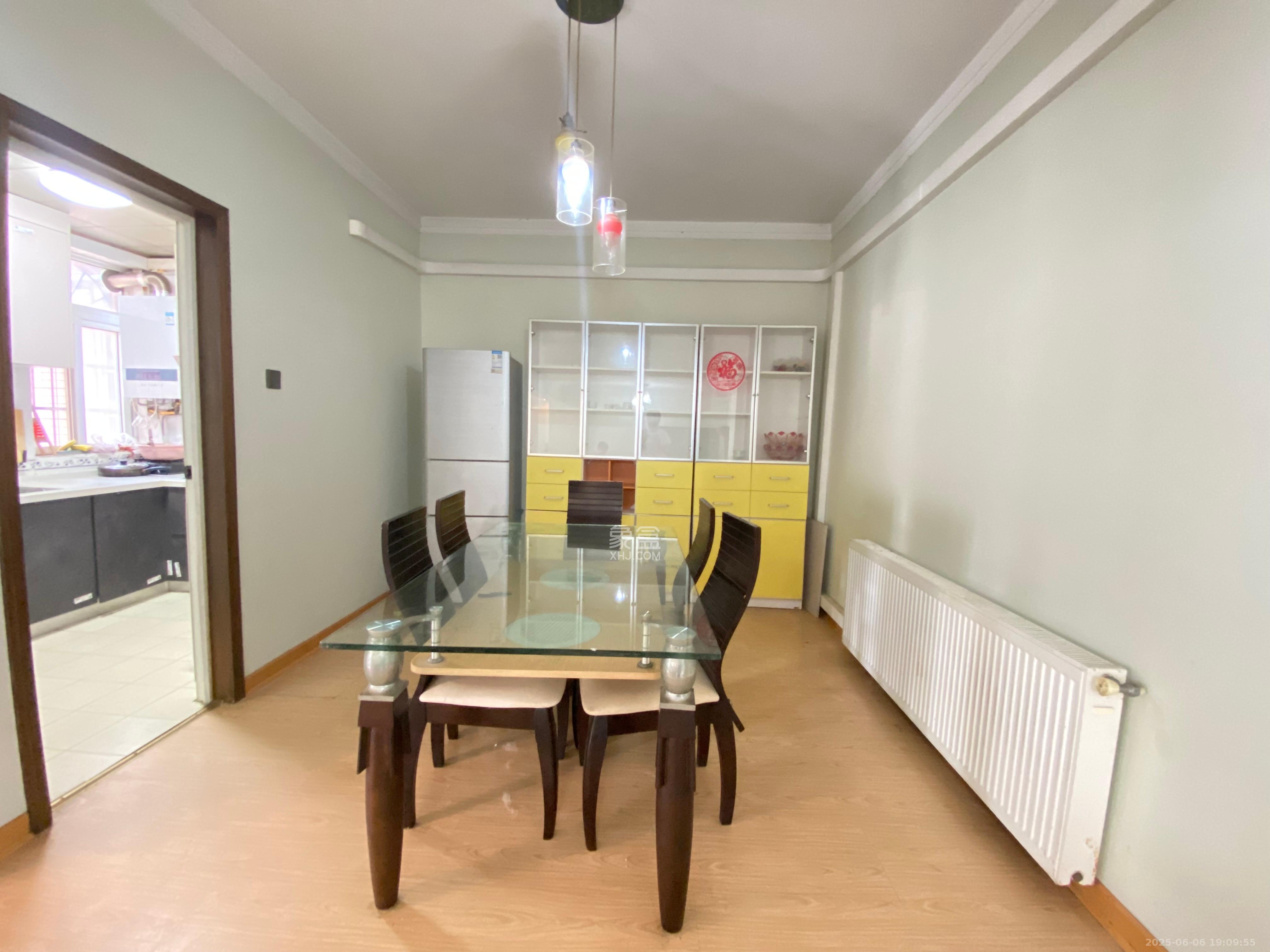 南湖嘉园  3室2厅2卫    2800.0元/月 南湖嘉园  3室2厅2卫    2800.0元/月室内图