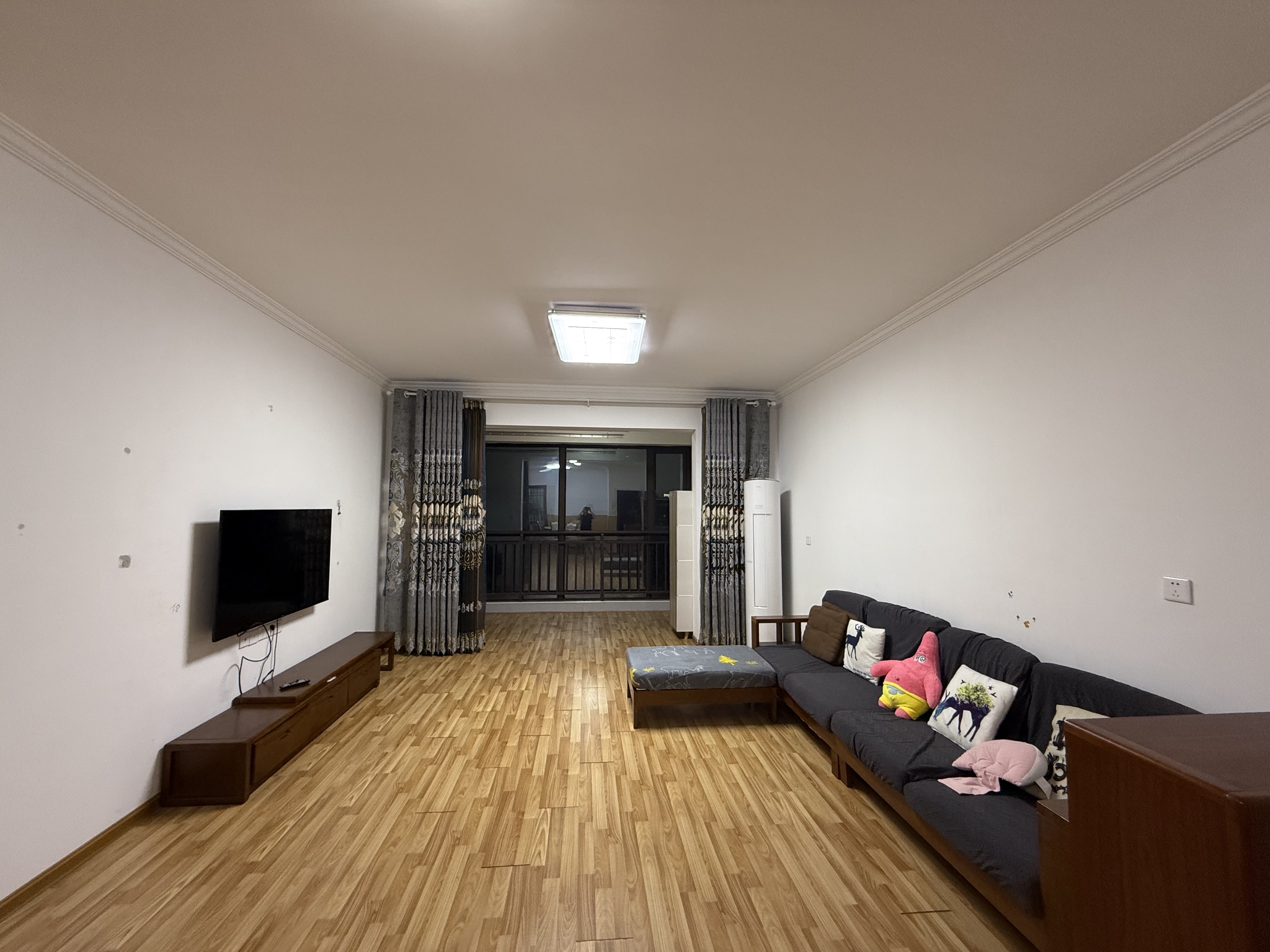 大同芙蓉 3室2厅2卫 66.8万 大同芙蓉 3室2厅2卫 66.8万客厅