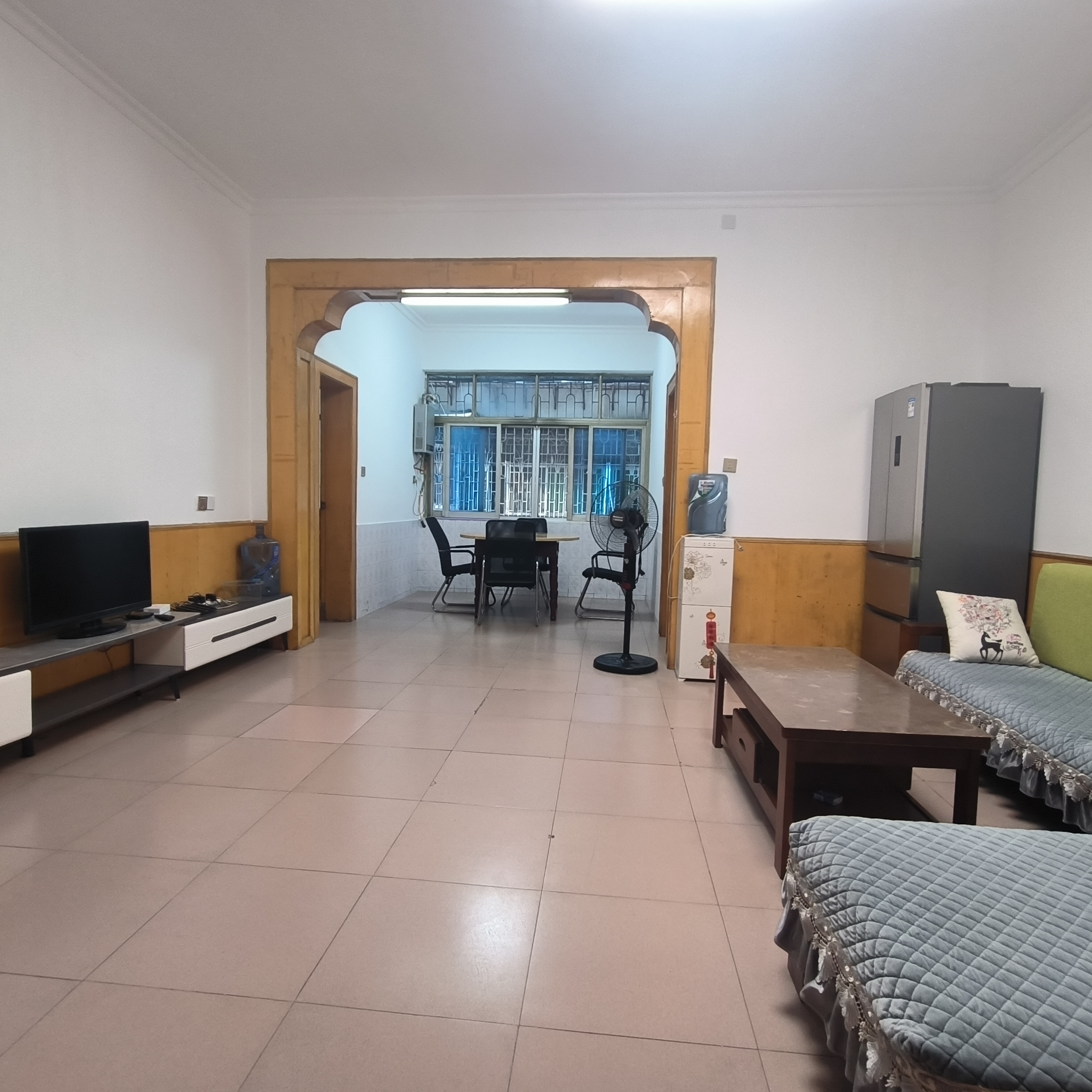 立新二社区 2室2厅1卫 1000.0元/月 立新二社区 2室2厅1卫 1000.0元/月室内图