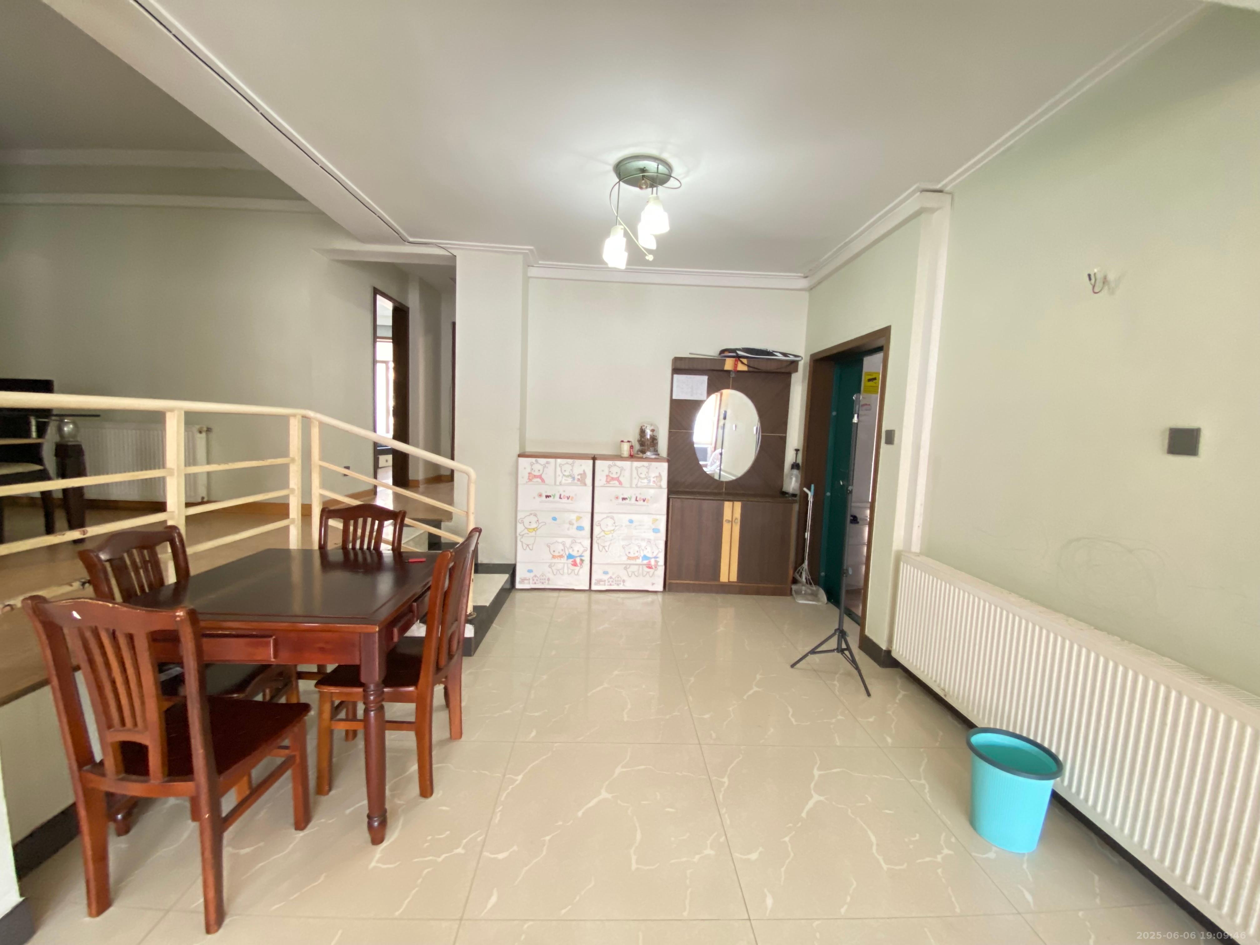 南湖嘉园  3室2厅2卫    2800.0元/月 南湖嘉园  3室2厅2卫    2800.0元/月室内图