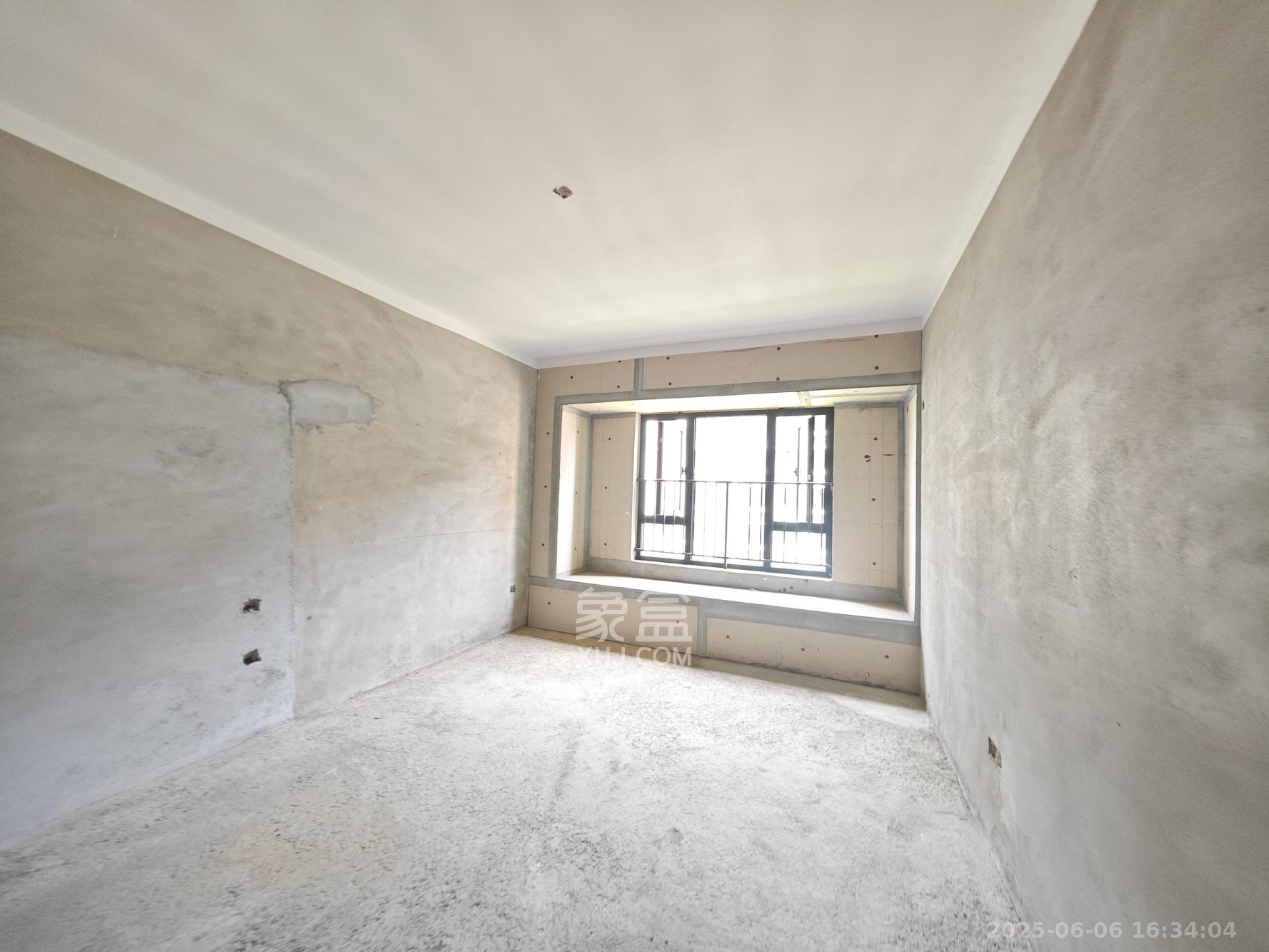 远洋红星天铂一期  4室2厅2卫    158.0万 远洋红星天铂一期  4室2厅2卫    158.0万卧室