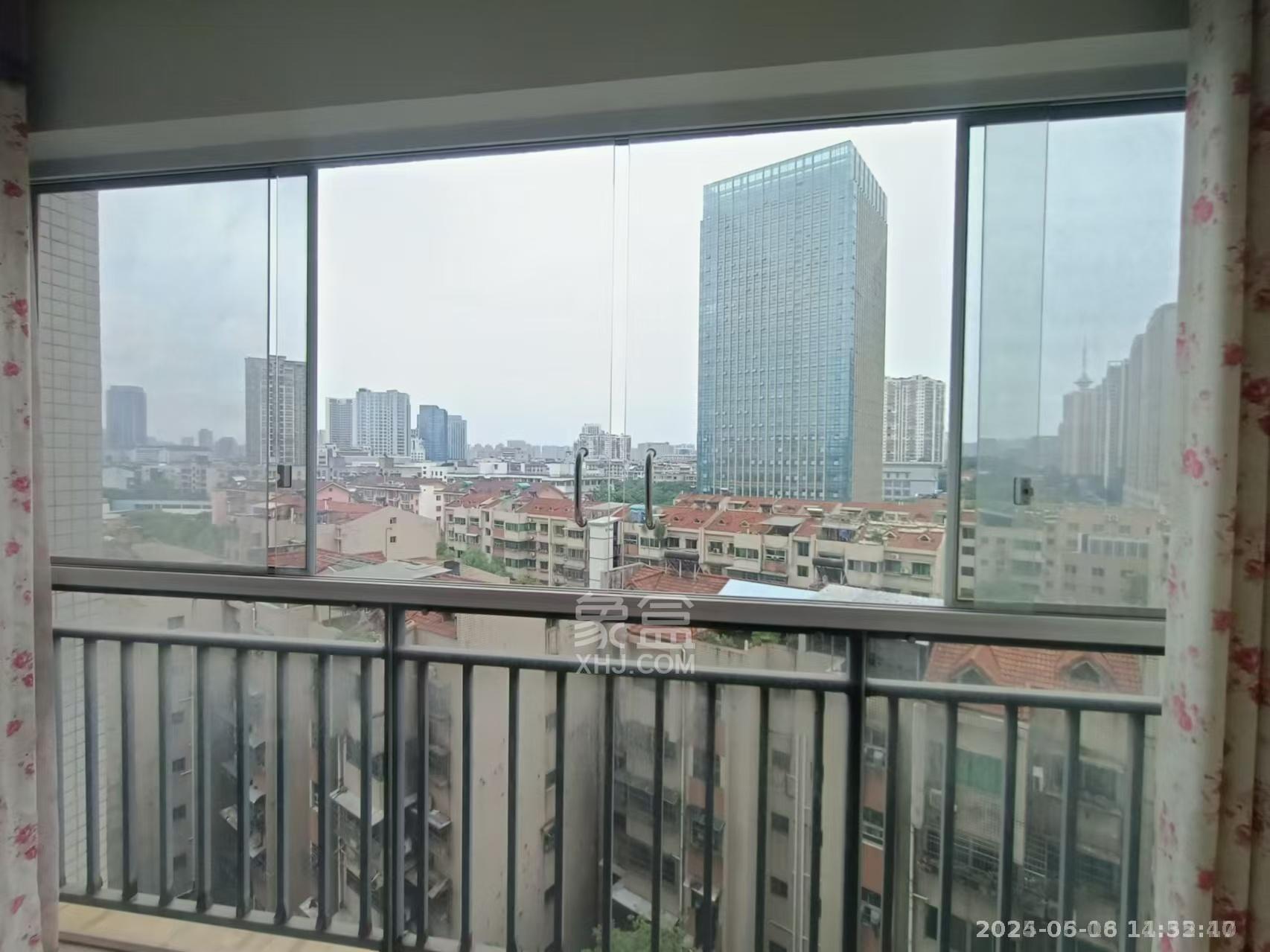 城市风景 2室2厅1卫 1800.0元/月 城市风景 2室2厅1卫 1800.0元/月室内图