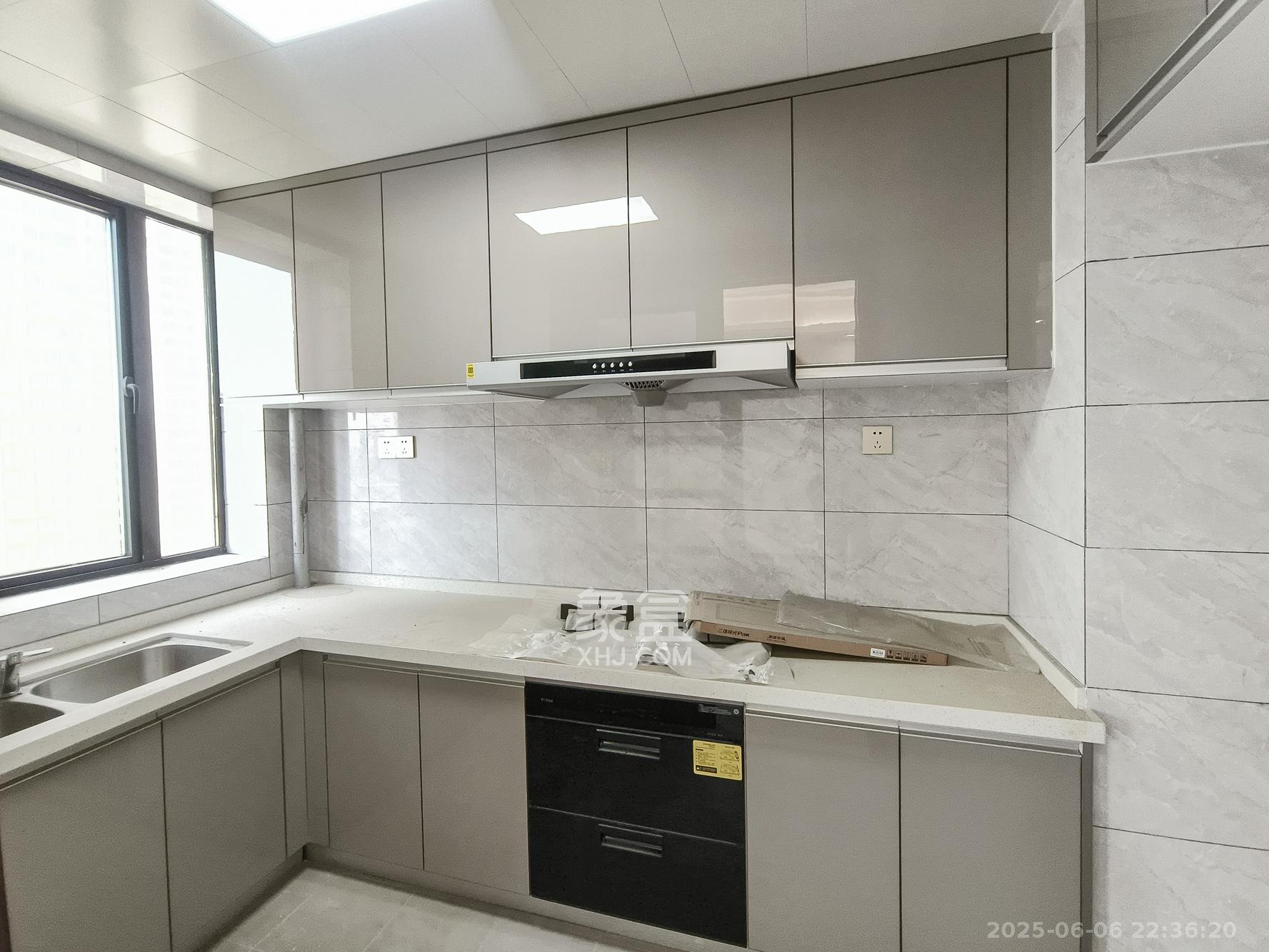 星城春晓 3室2厅2卫 90.8万 星城春晓 3室2厅2卫 90.8万厨房