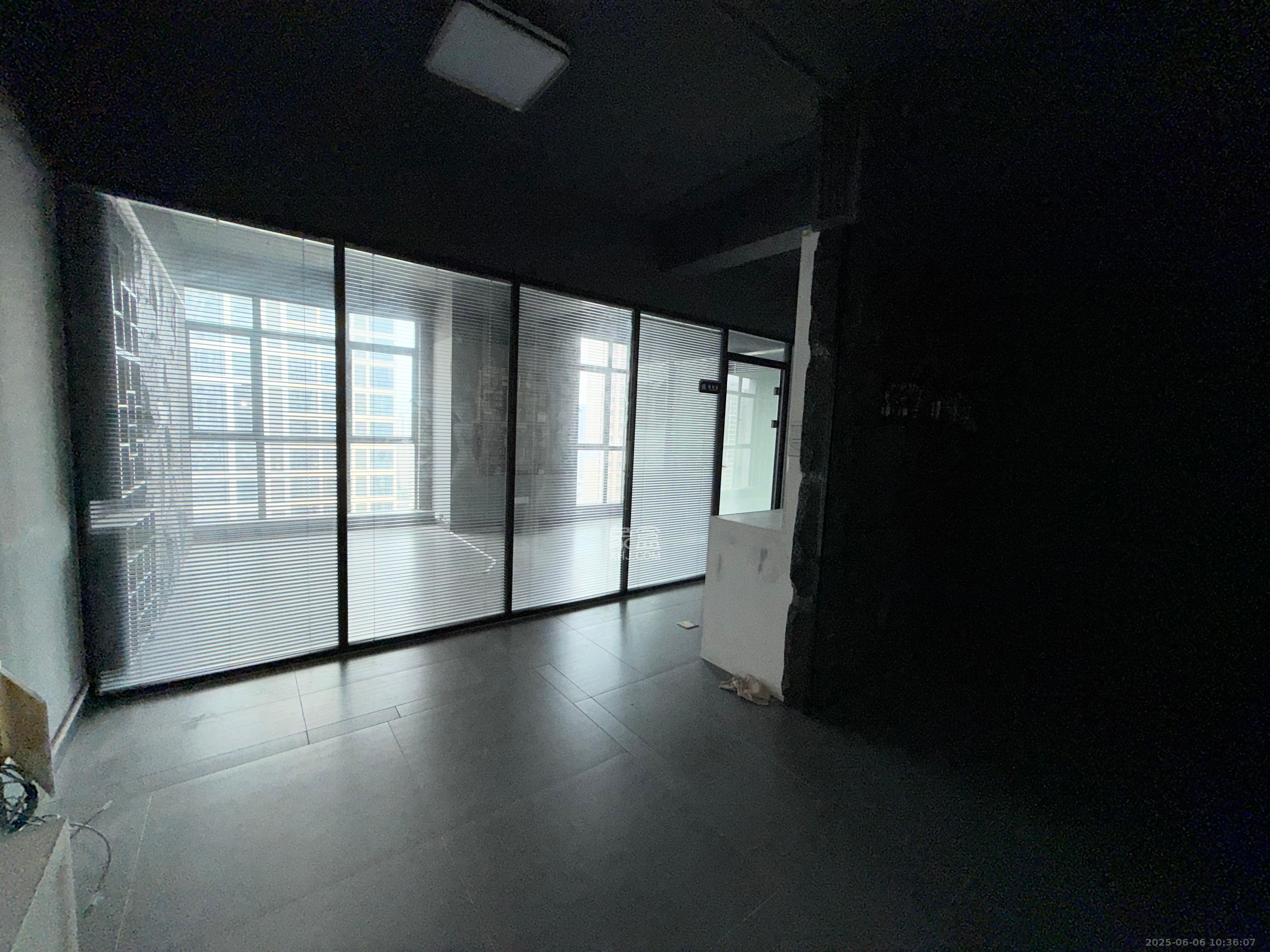 融科东南海 3室2厅1卫 3400.0元/月 融科东南海 3室2厅1卫 3400.0元/月室内图