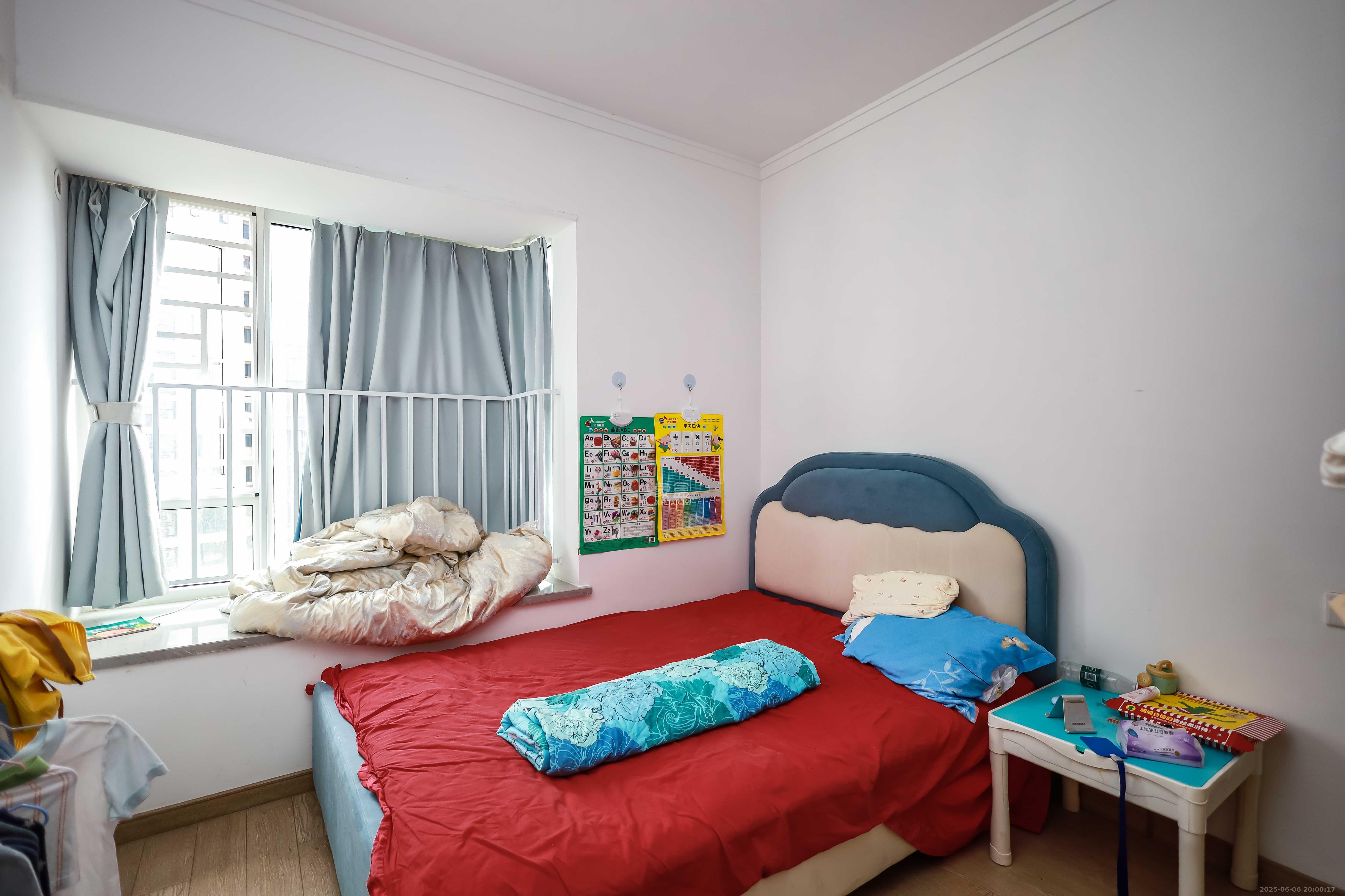 金地中交麓谷香颂(金地中交雅苑) 4室2厅2卫 136.8万 金地中交麓谷香颂(金地中交雅苑) 4室2厅2卫 136.8万卧室