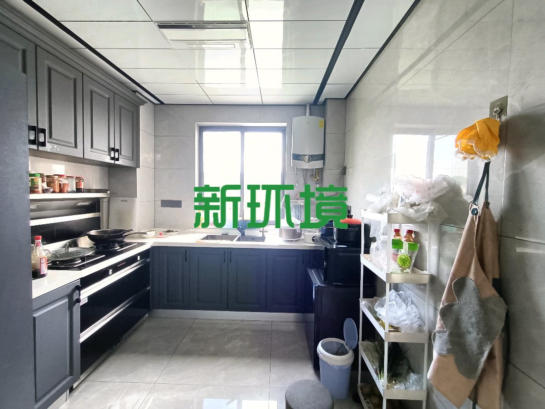 高盛澧园三期  4室2厅2卫   130.00万客厅
