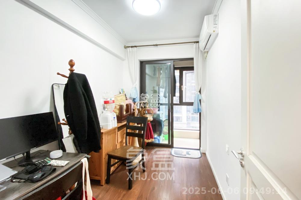 万科里梅溪郡  4室2厅2卫    4200.0元/月室内图