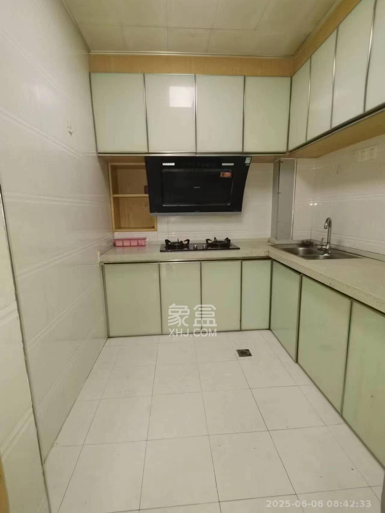 长房时代城  2室2厅1卫   2600.00元/月室内图