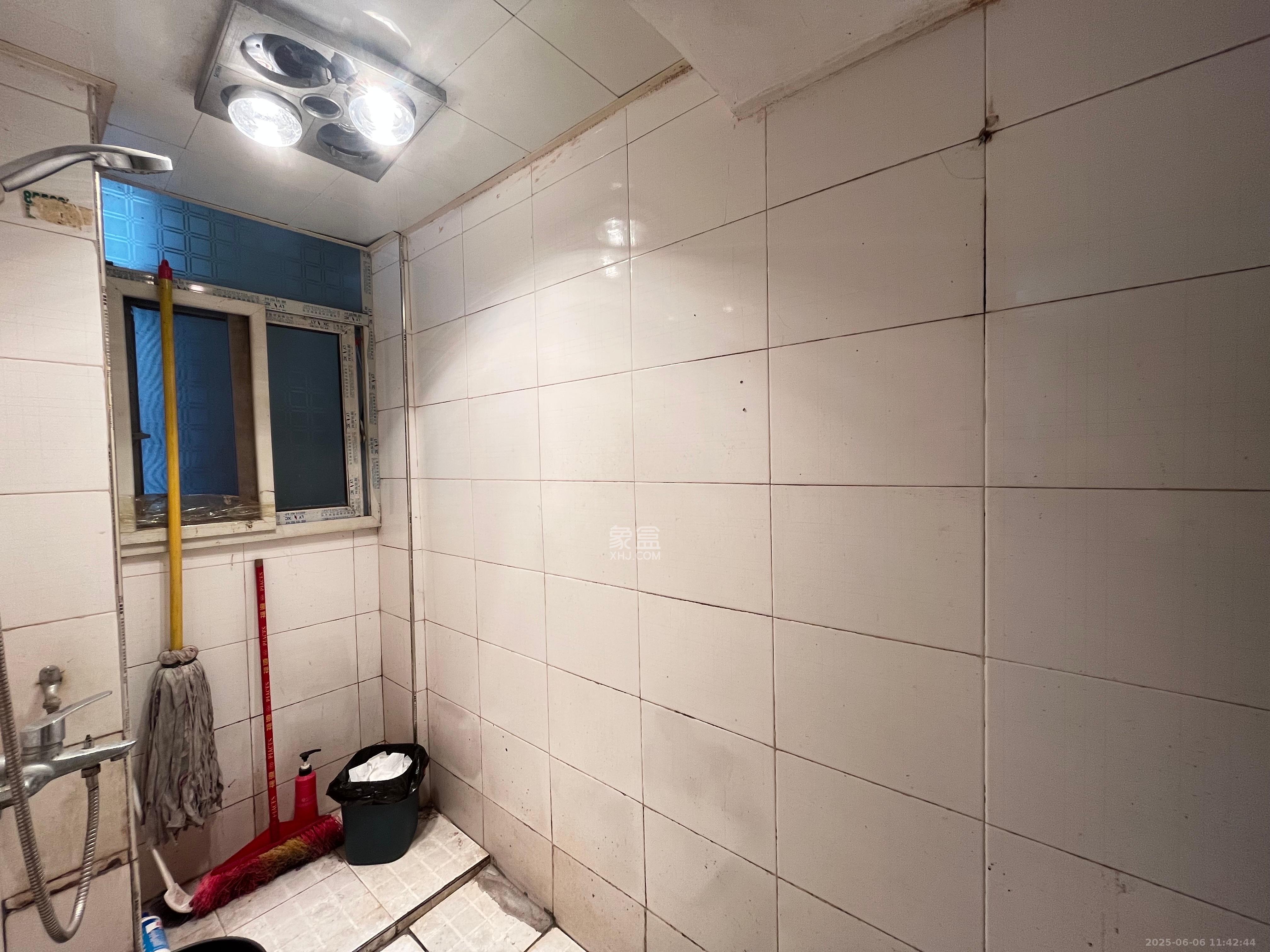 红旗区三片 2室1厅1卫 1500.0元/月 红旗区三片 2室1厅1卫 1500.0元/月室内图