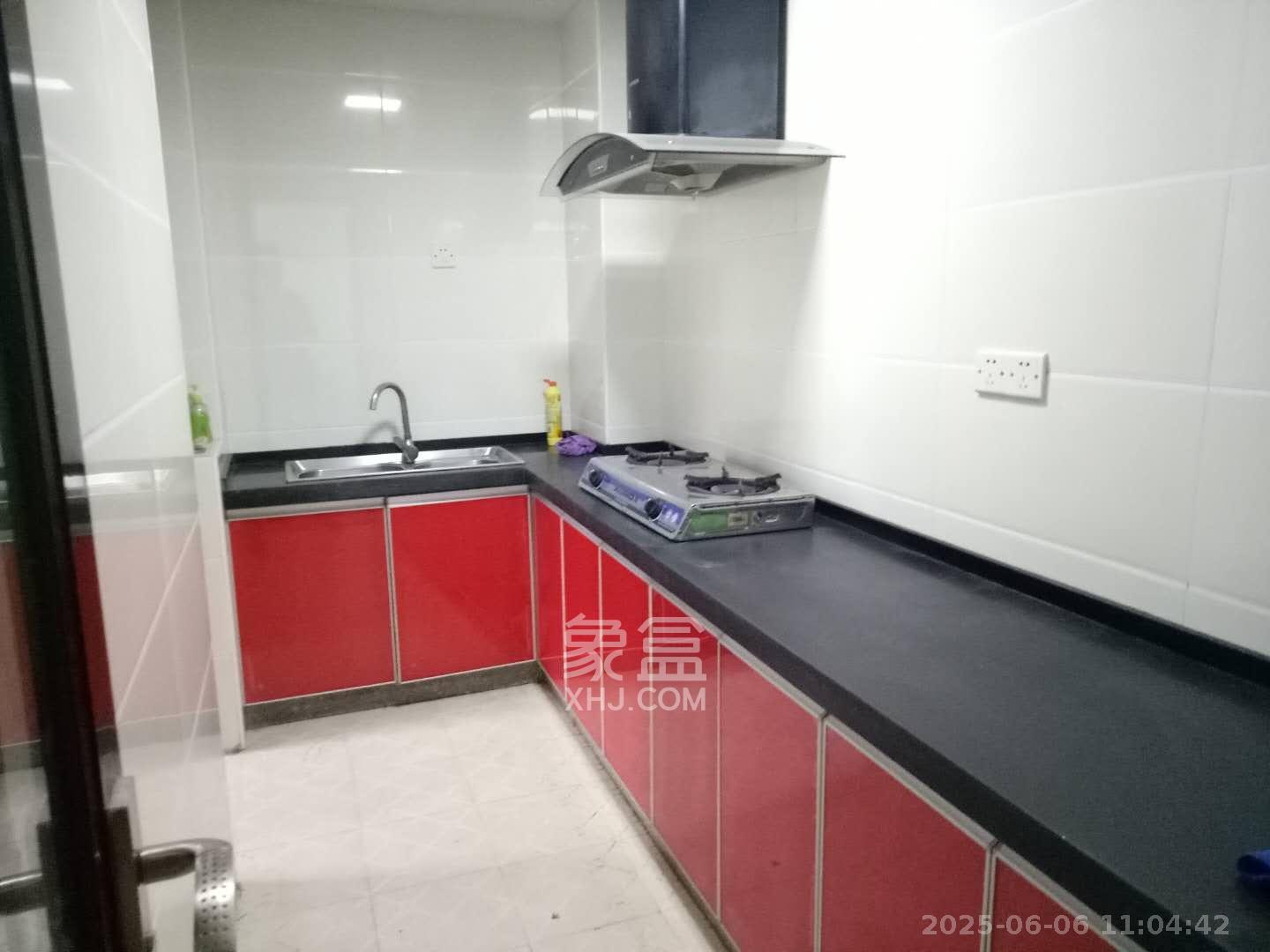 世茂铂翠湾一期  3室2厅1卫   2700.00元/月室内图