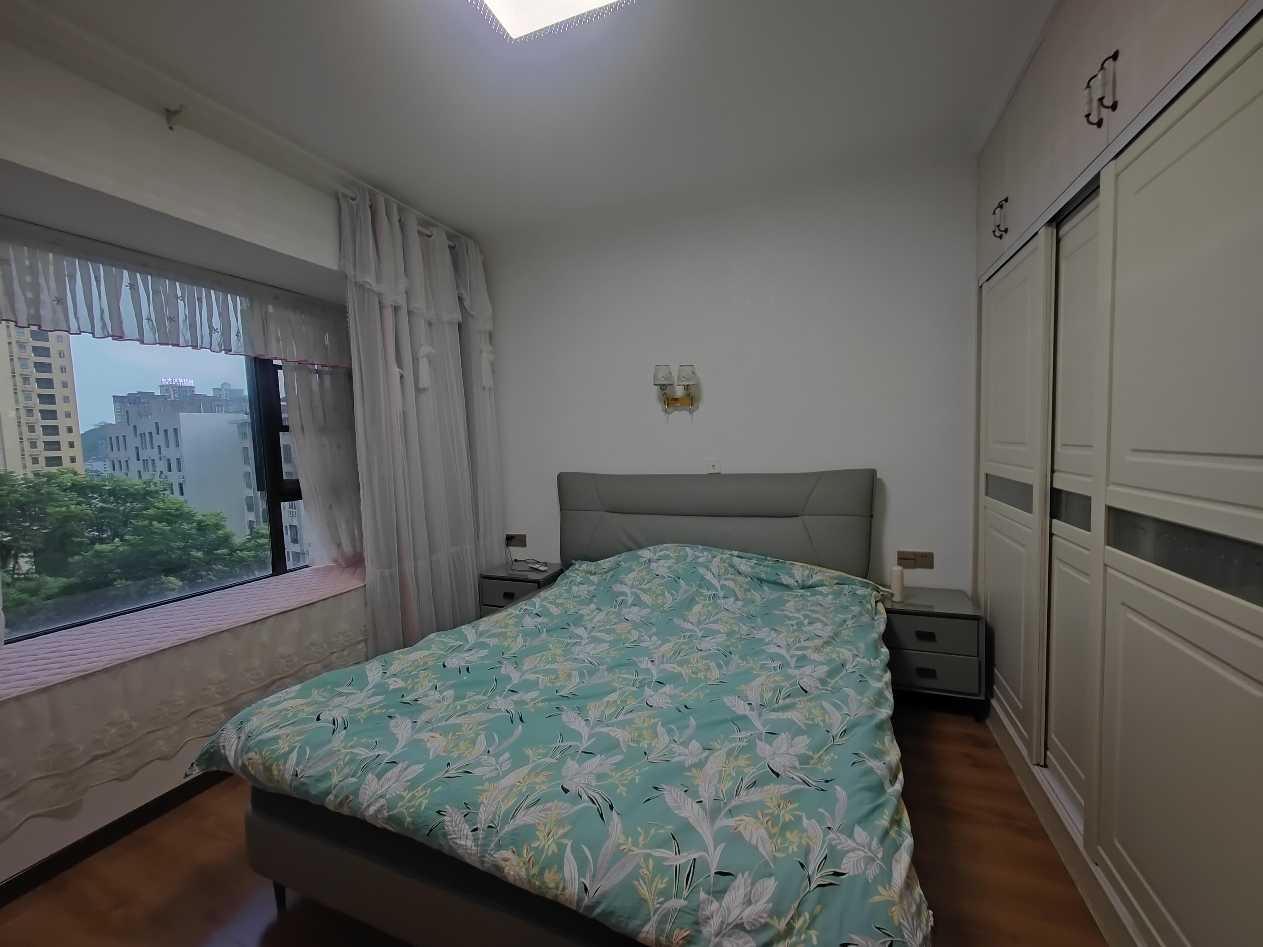 悦江山 4室2厅2卫 85.0万 悦江山 4室2厅2卫 85.0万客厅