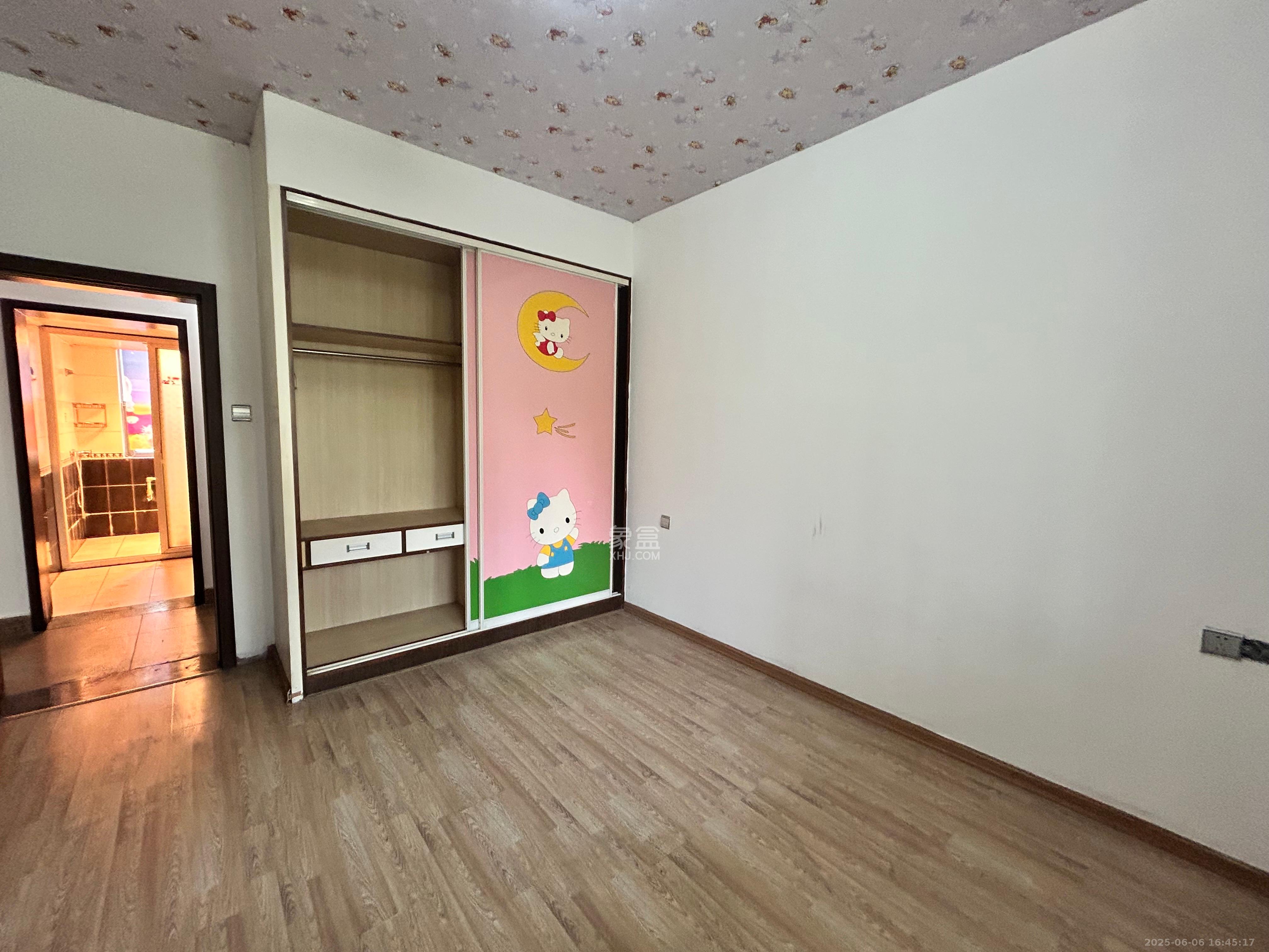 芙蓉公寓  3室2厅1卫   2500.00元/月室内图