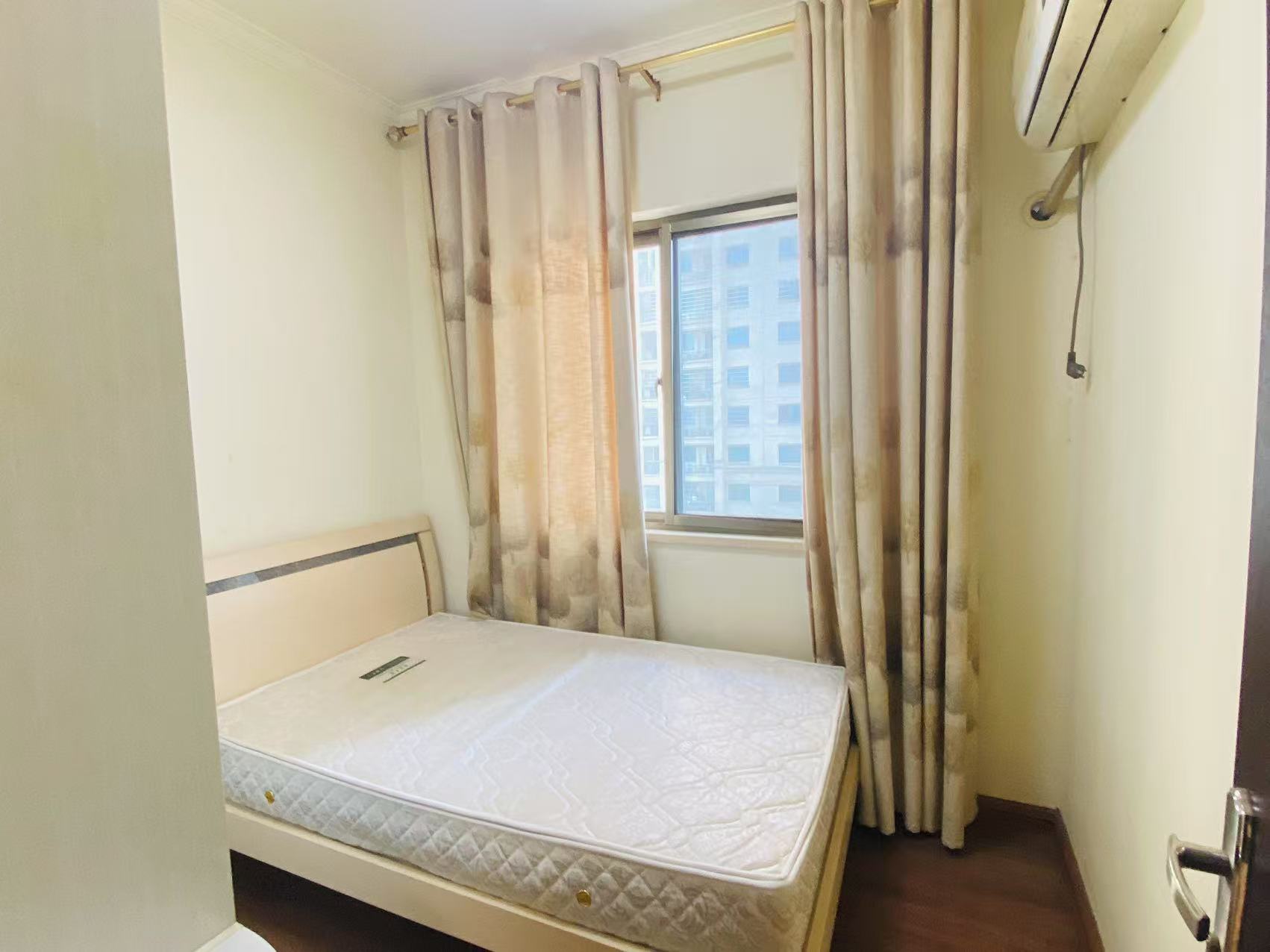 碧桂园 3室2厅1卫 1280.0元/月 碧桂园 3室2厅1卫 1280.0元/月室内图