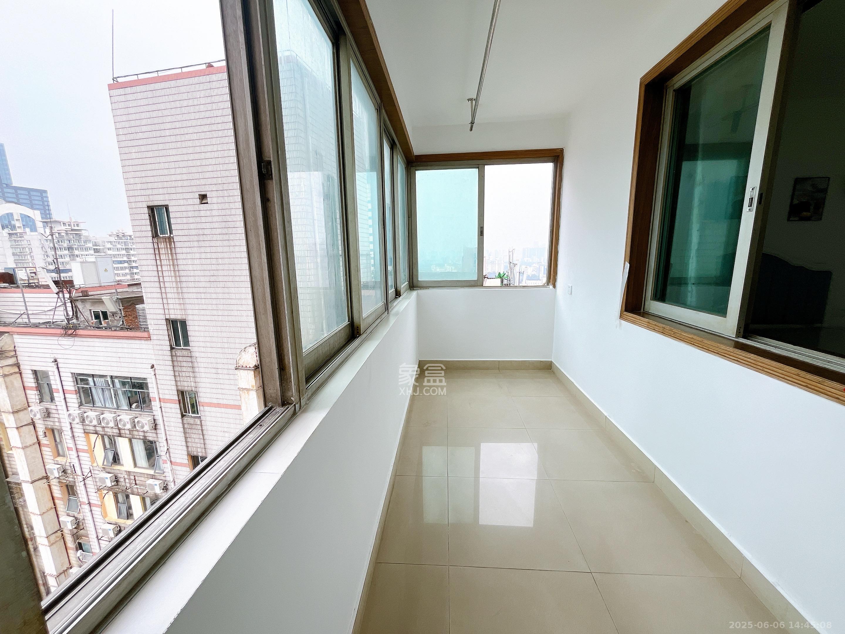 海东青大厦  3室2厅1卫   3500.00元/月室内图