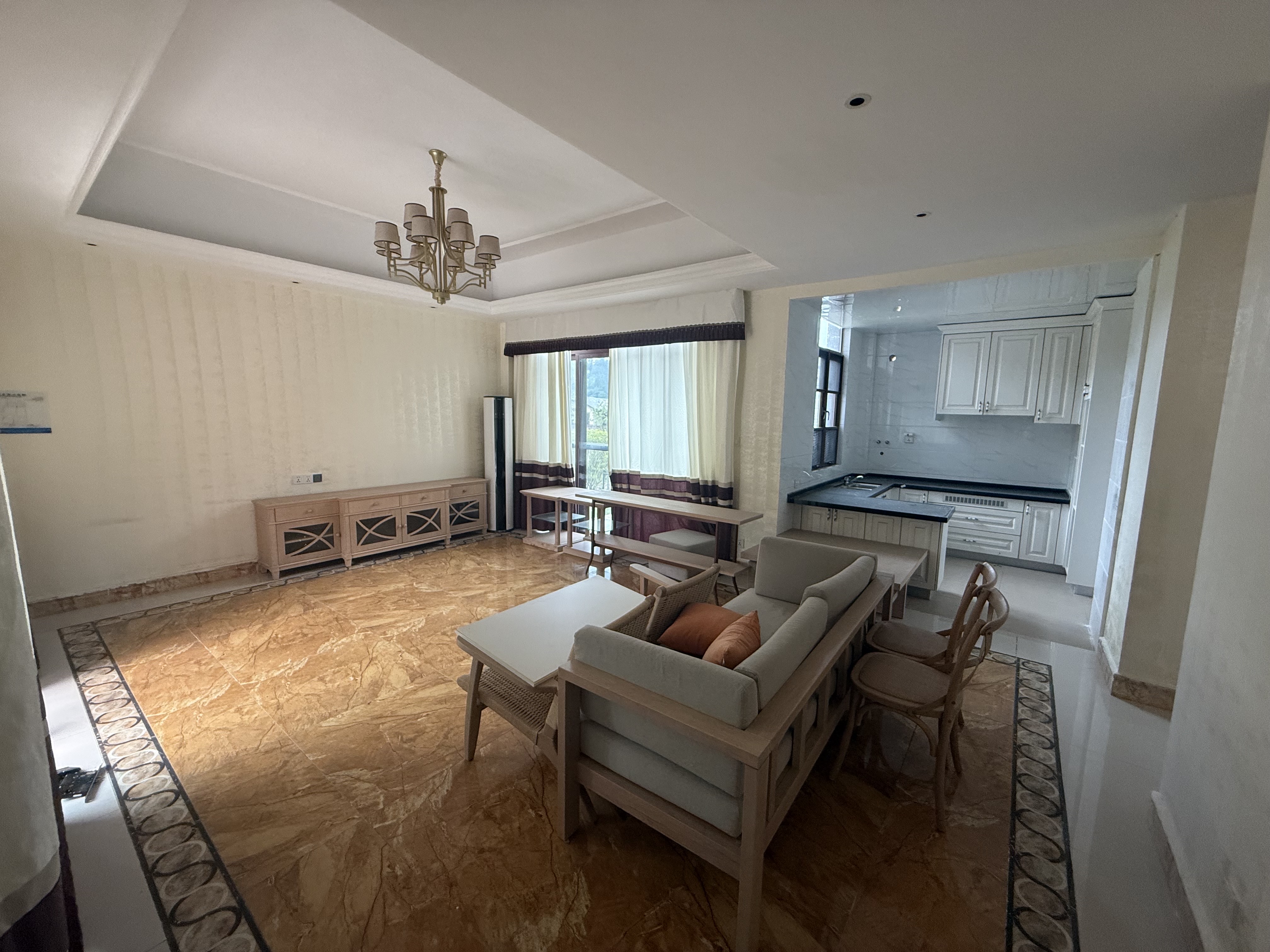 碧桂园  2室2厅2卫    95.8万 碧桂园  2室2厅2卫    95.8万客厅