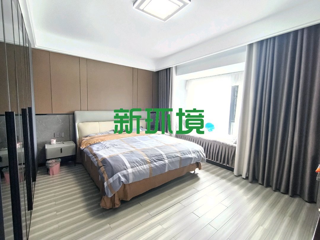 高盛澧园三期  4室2厅2卫   130.00万客厅