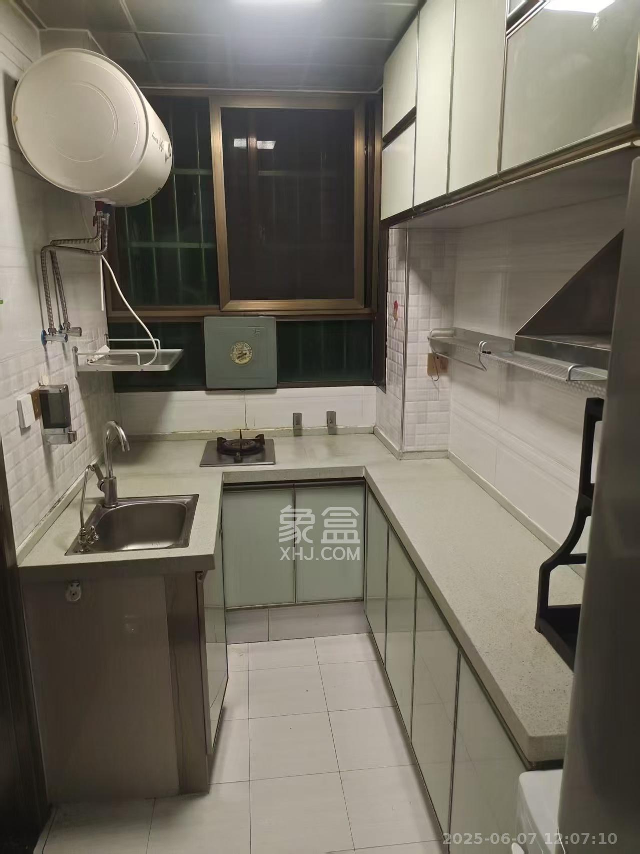 高岭小区  1室0厅0卫   2000.00元/月室内图