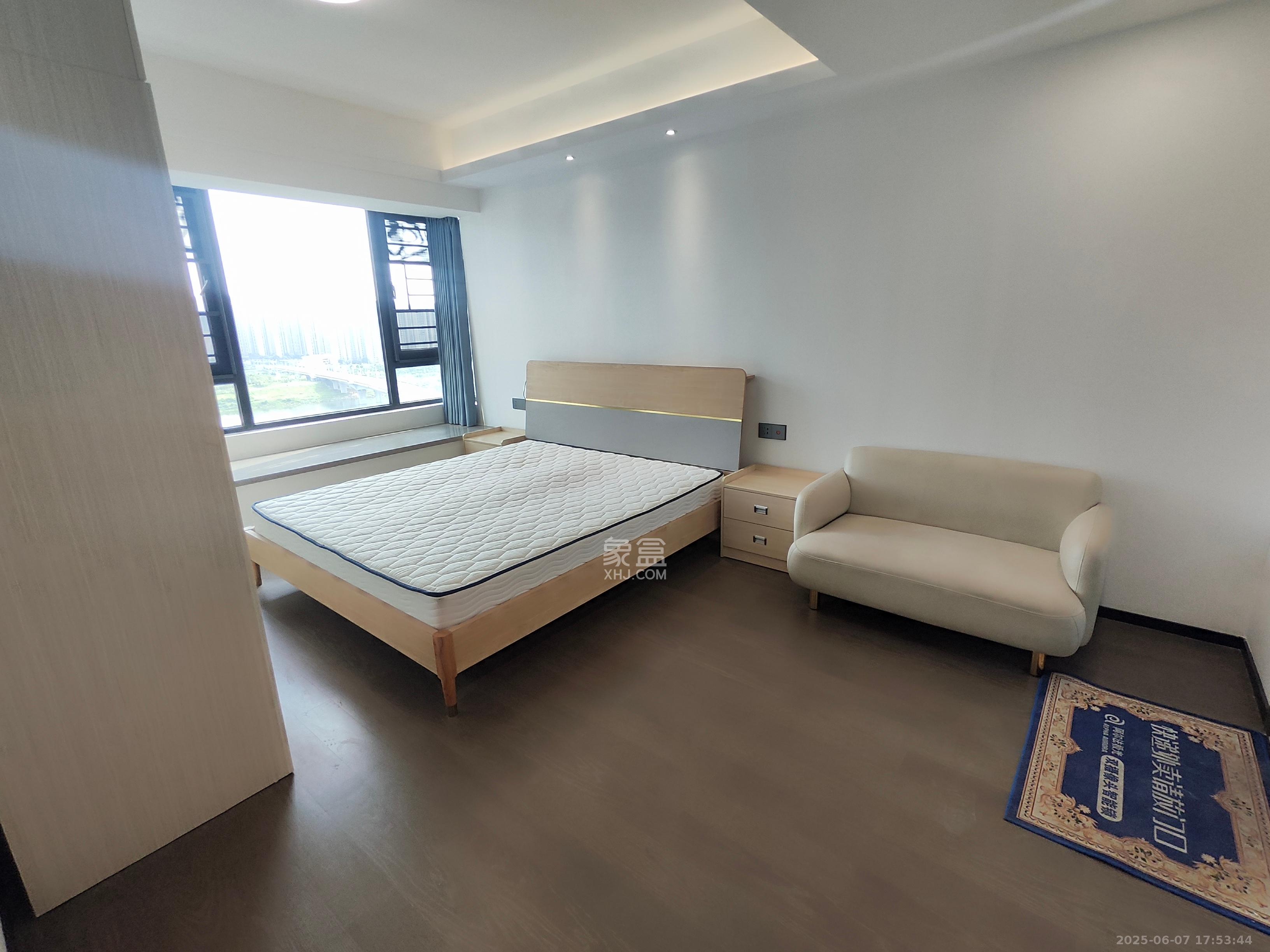 美的云樾  4室2厅2卫    4000.0元/月室内图