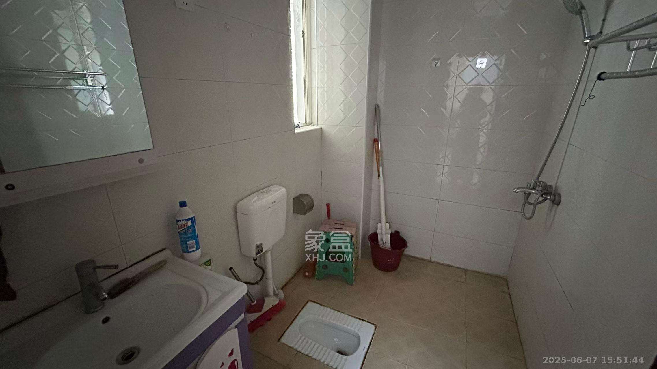 中房F联邦  3室2厅1卫    2200.0元/月 中房F联邦  3室2厅1卫    2200.0元/月室内图