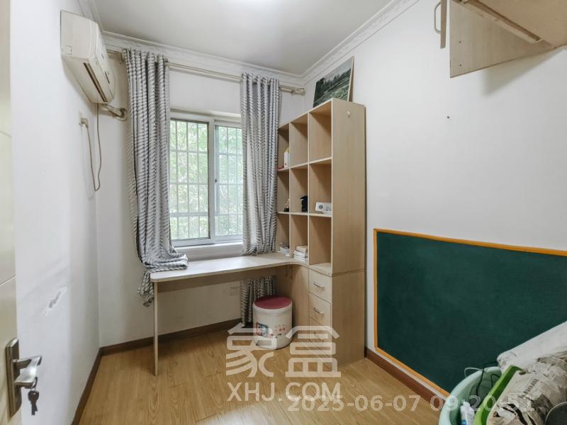 山水湾  3室1厅1卫   1700.00元/月室内图