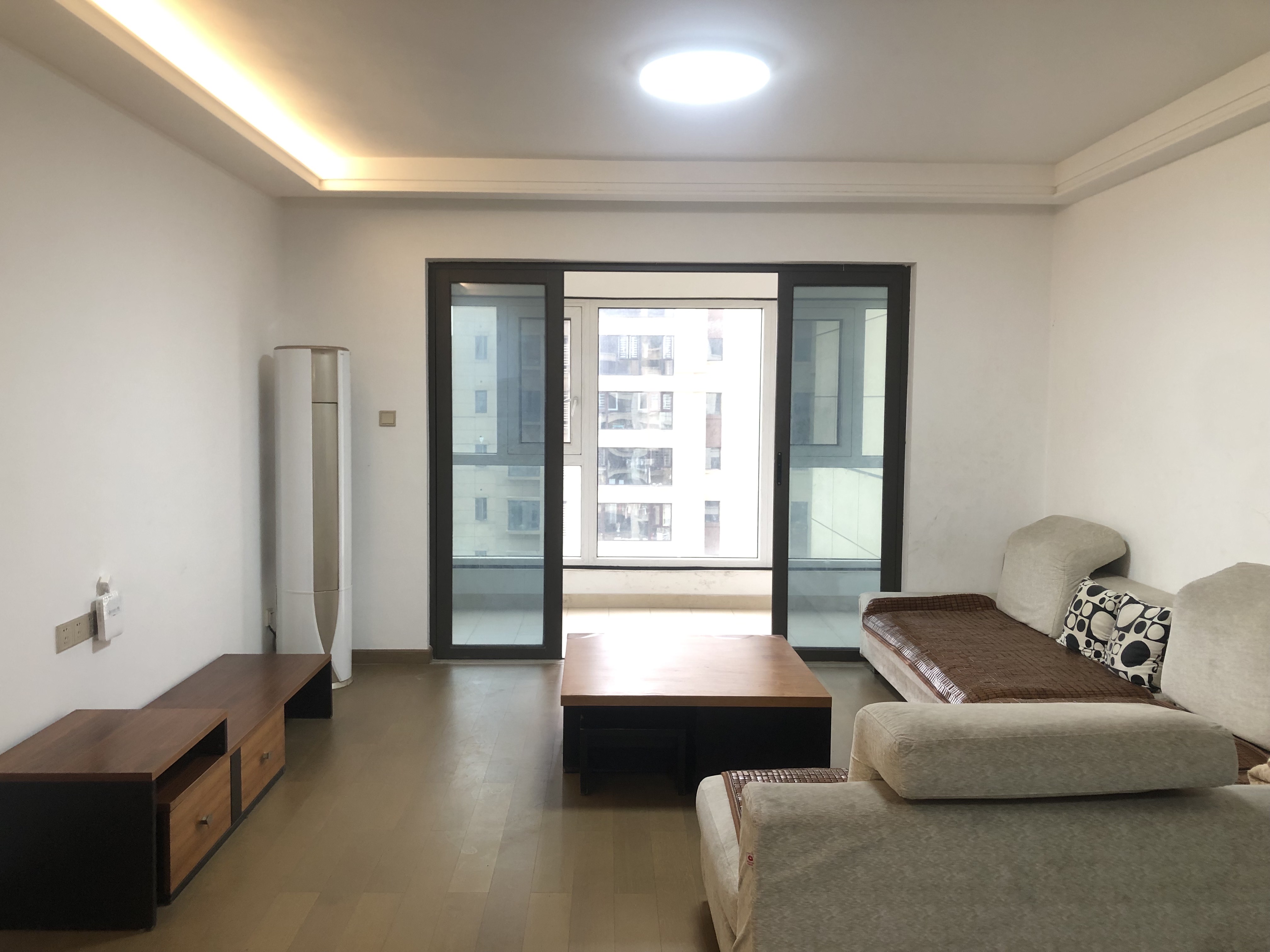 阳光城尚东湾蓝莓苑 4室2厅2卫 3800.0元/月 阳光城尚东湾蓝莓苑 4室2厅2卫 3800.0元/月户型图