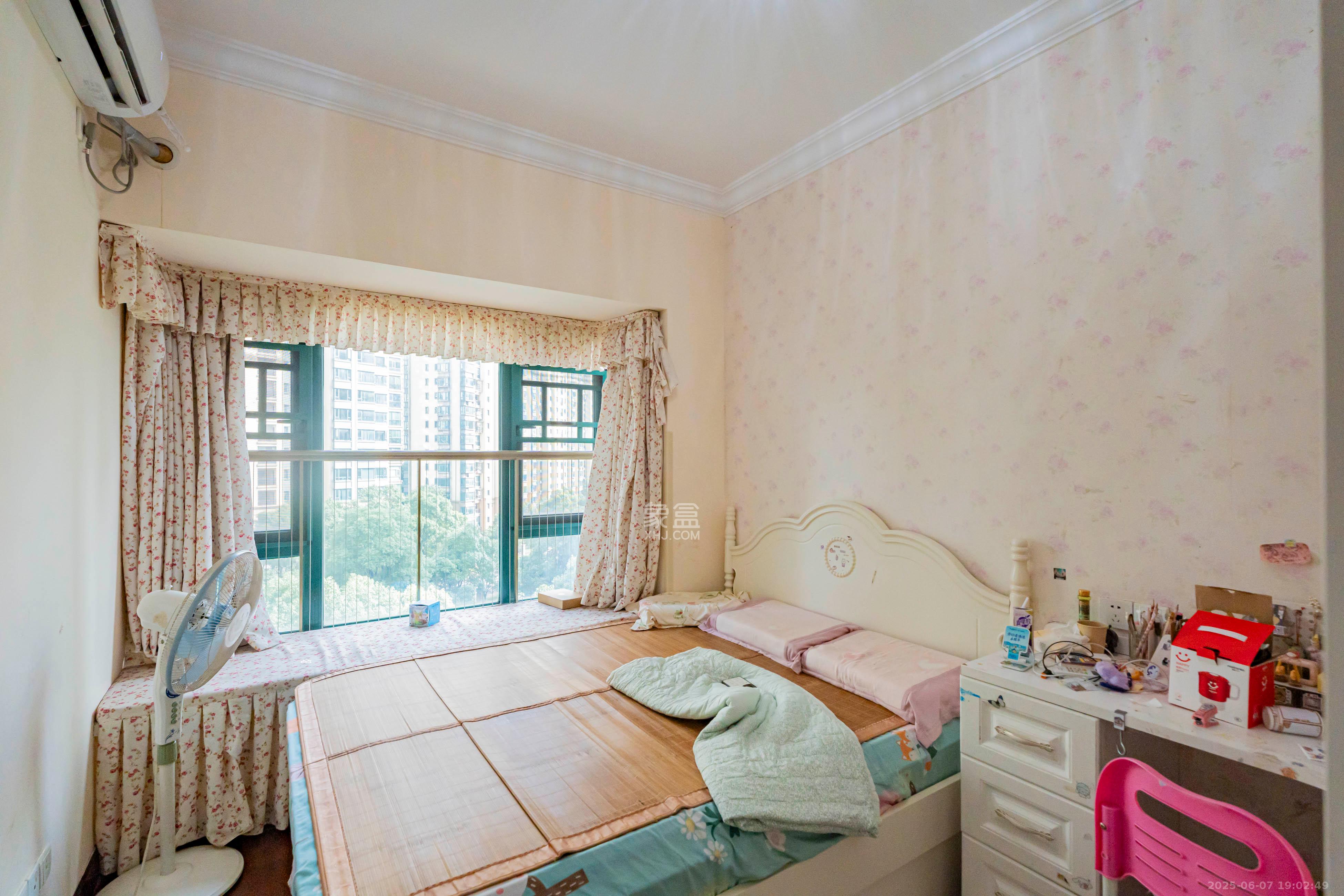 恒大雅苑  3室2厅2卫    95.0万 恒大雅苑  3室2厅2卫    95.0万卧室