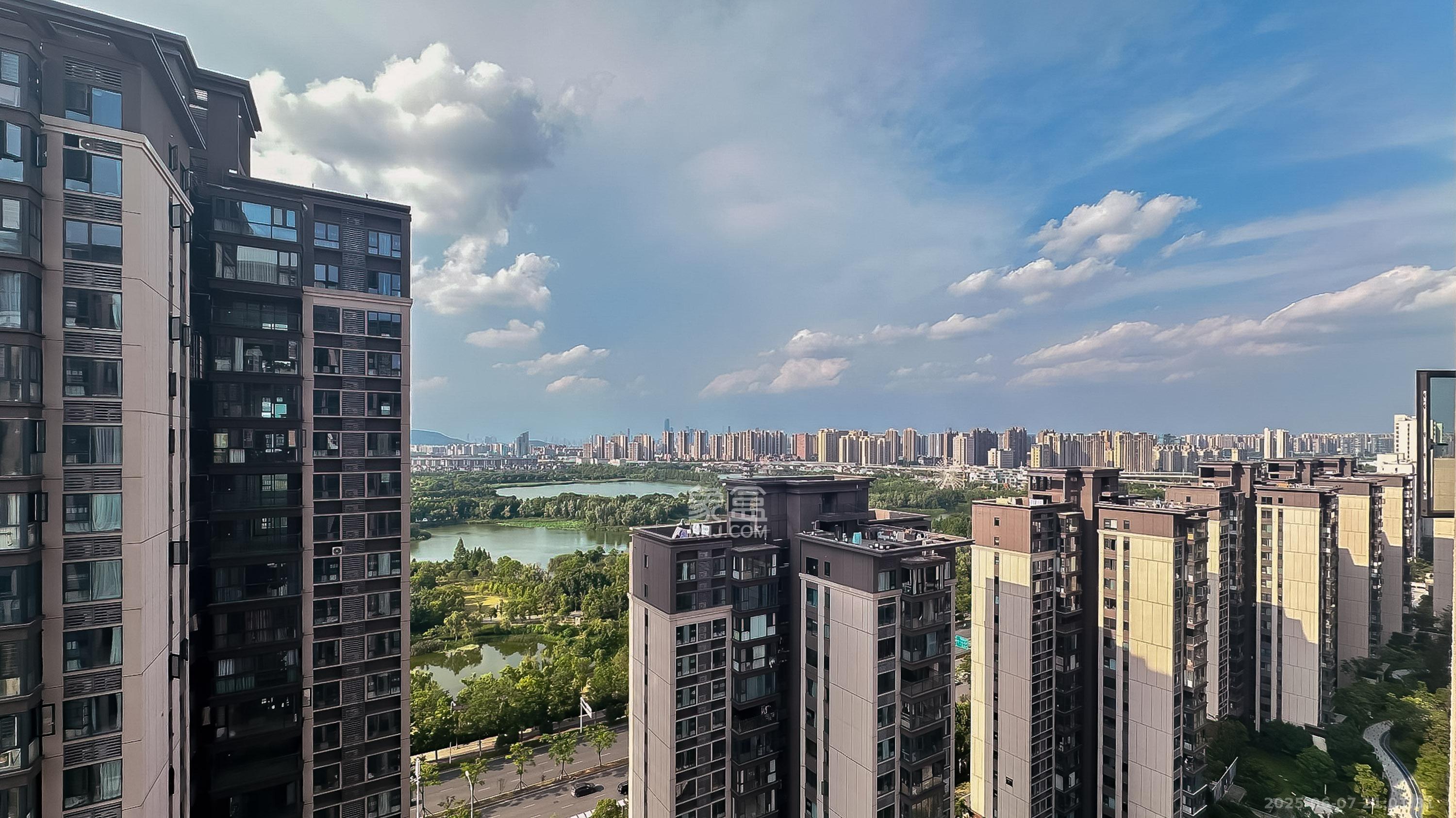 深业鹭栖府  4室2厅2卫   228.00万其他