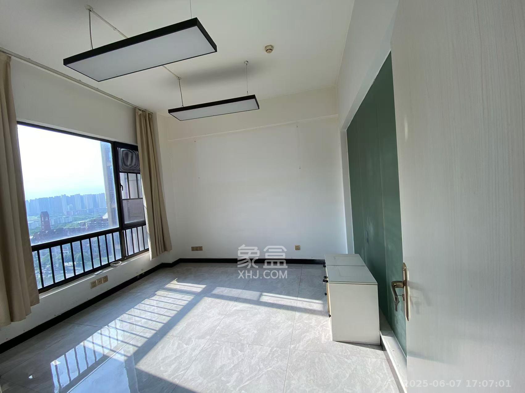 合能洋湖公馆   130.62㎡      6000.0元/月室内图