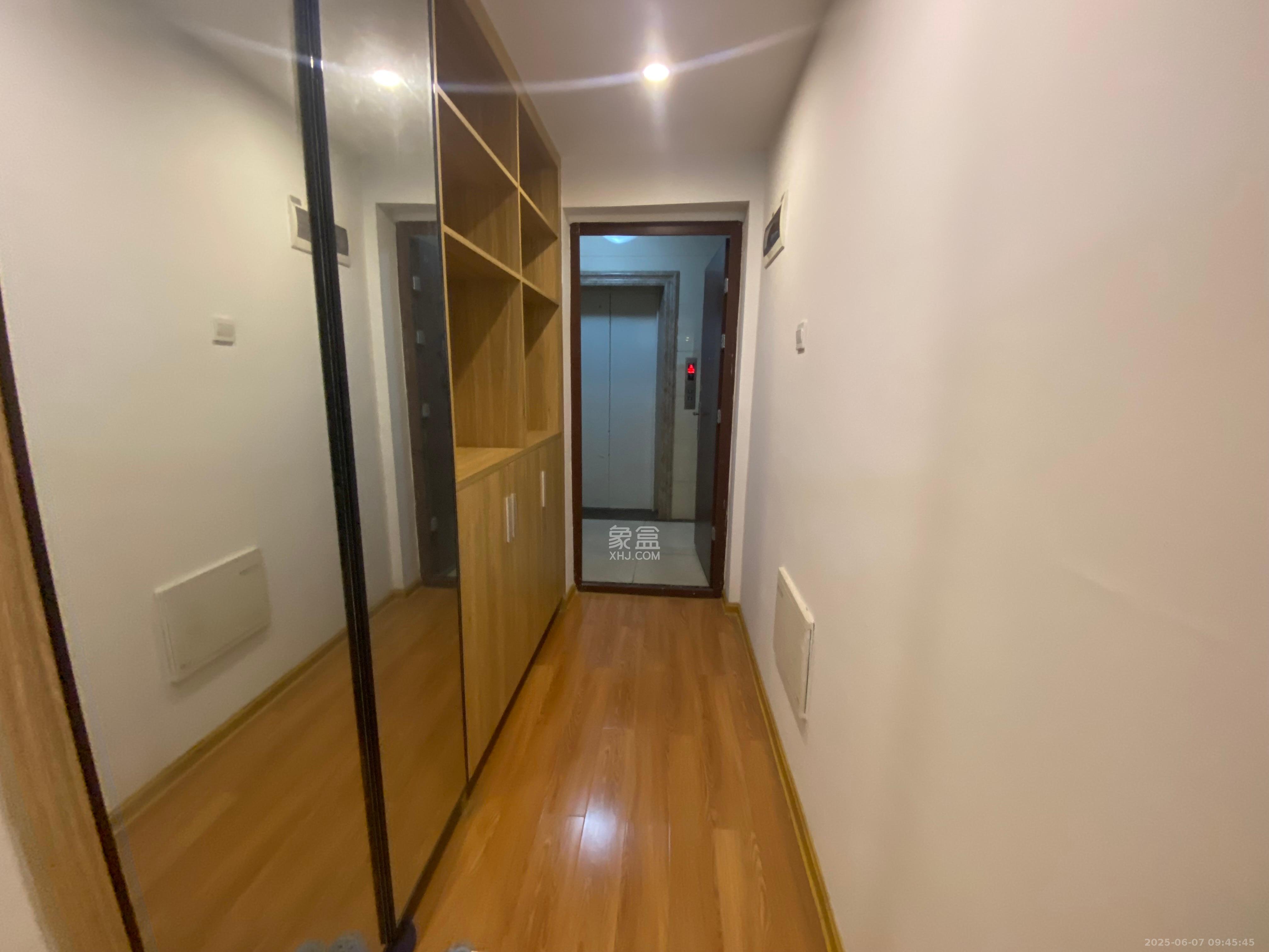 江山帝景哈佛  3室2厅2卫    2200.0元/月 江山帝景哈佛  3室2厅2卫    2200.0元/月室内图