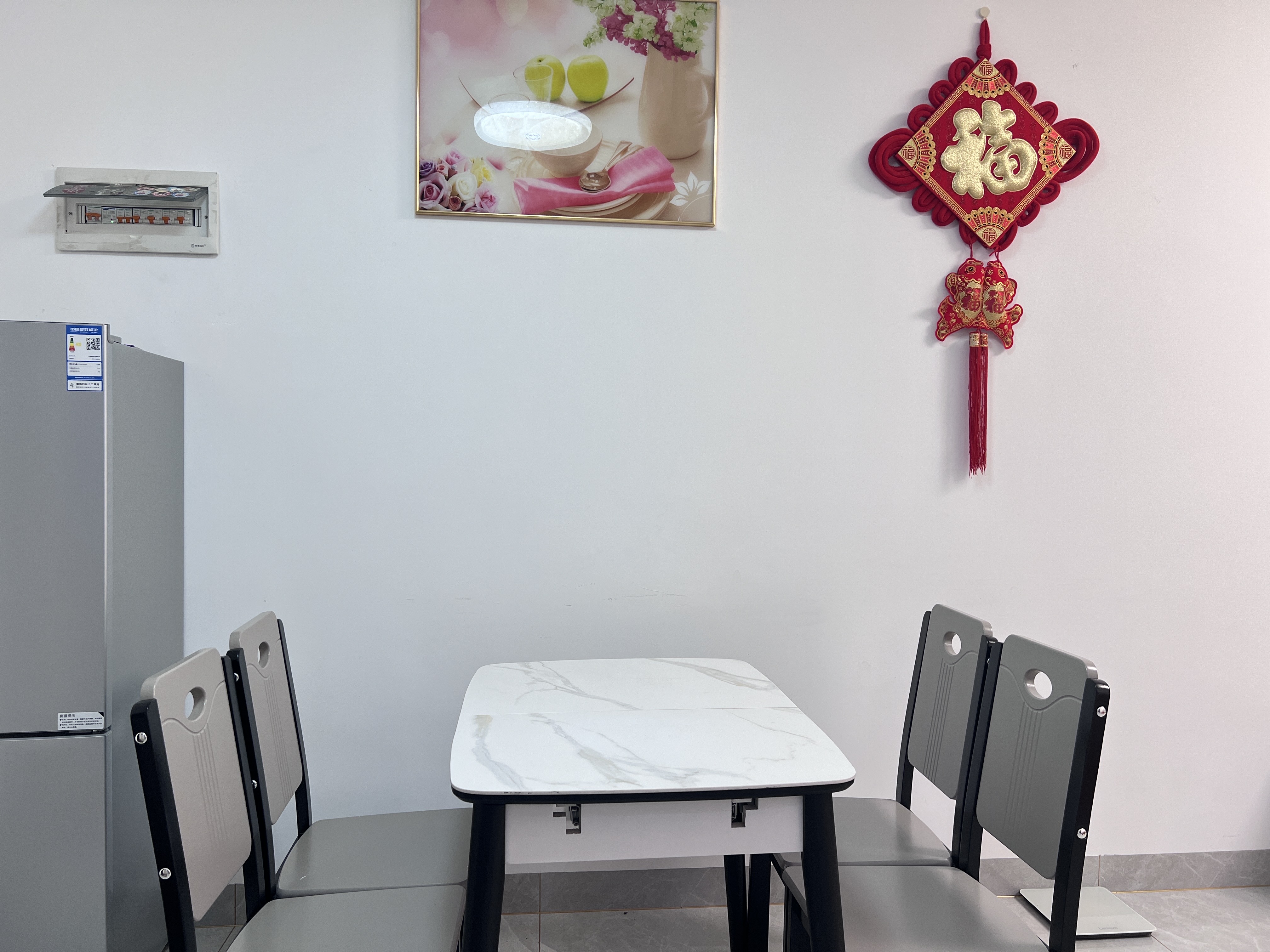东站国际  1室1厅1卫   2200.00元/月室内图