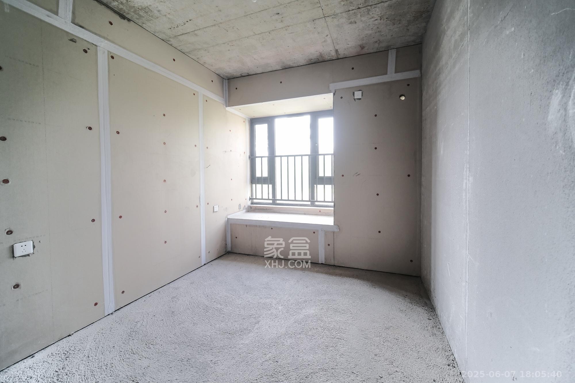 保利金香槟 4室2厅2卫 85.9万 保利金香槟 4室2厅2卫 85.9万卧室