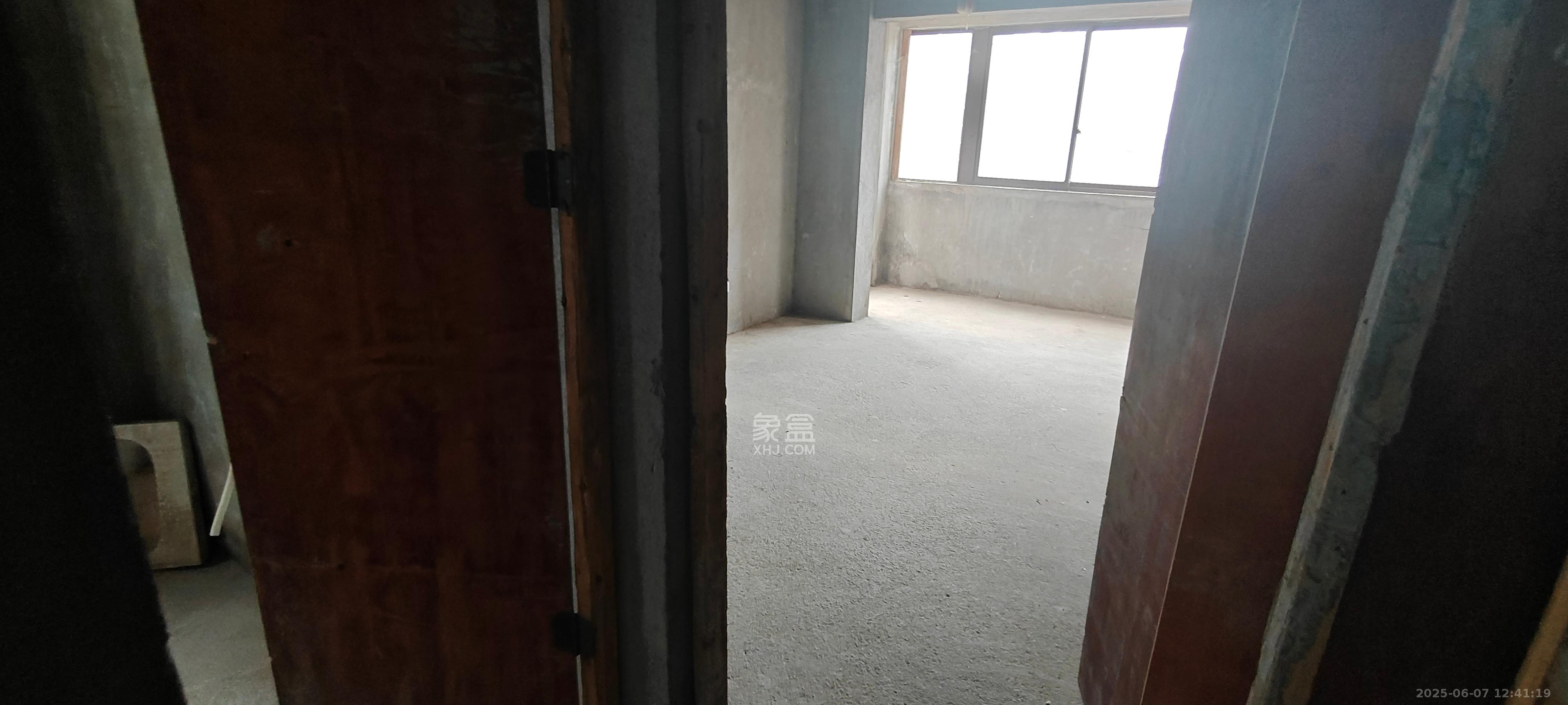 星月绿洲  4室1厅2卫    1600.0元/月室内图