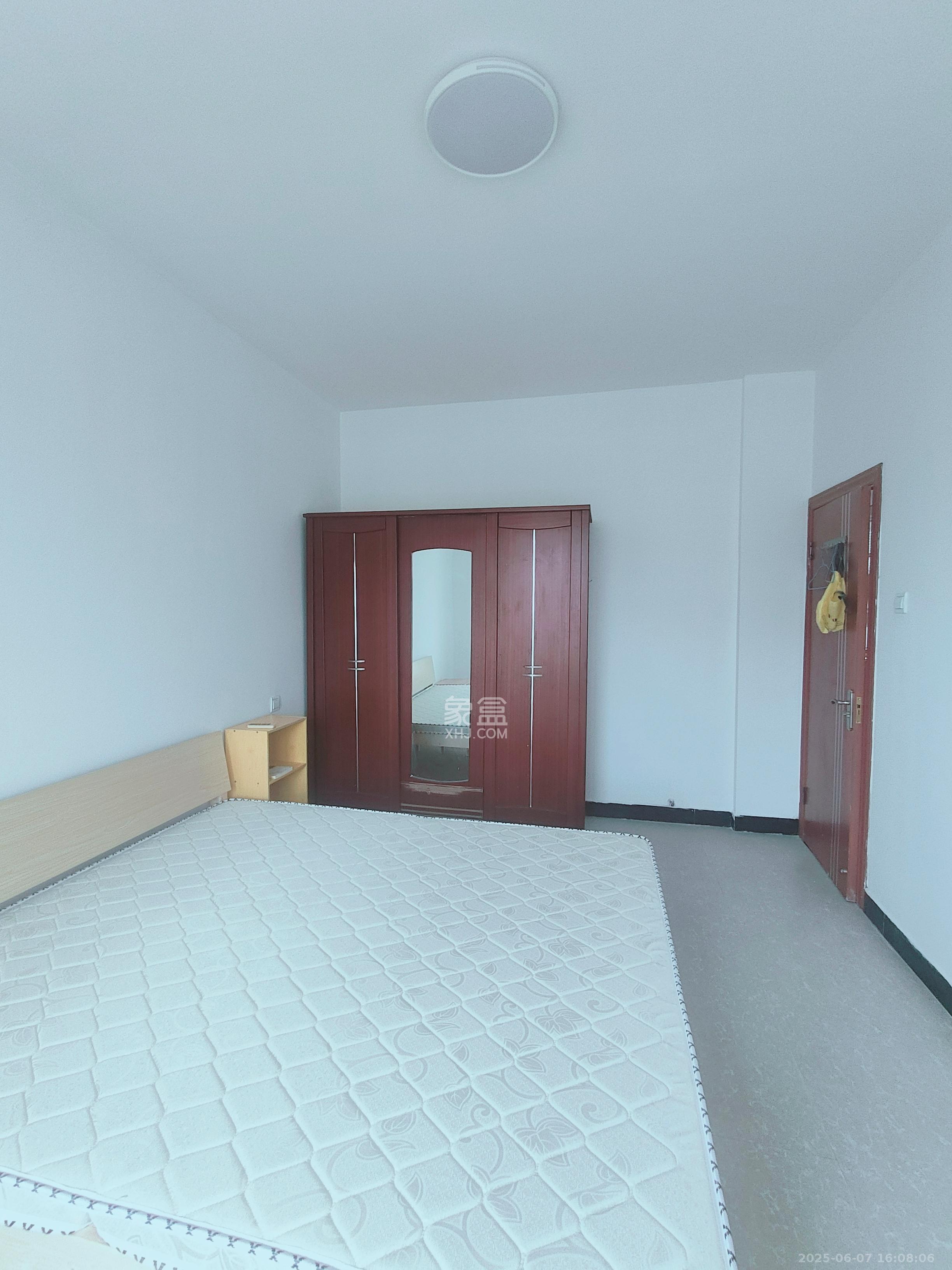 先锋新宇  1室0厅0卫   1700.00元/月室内图1