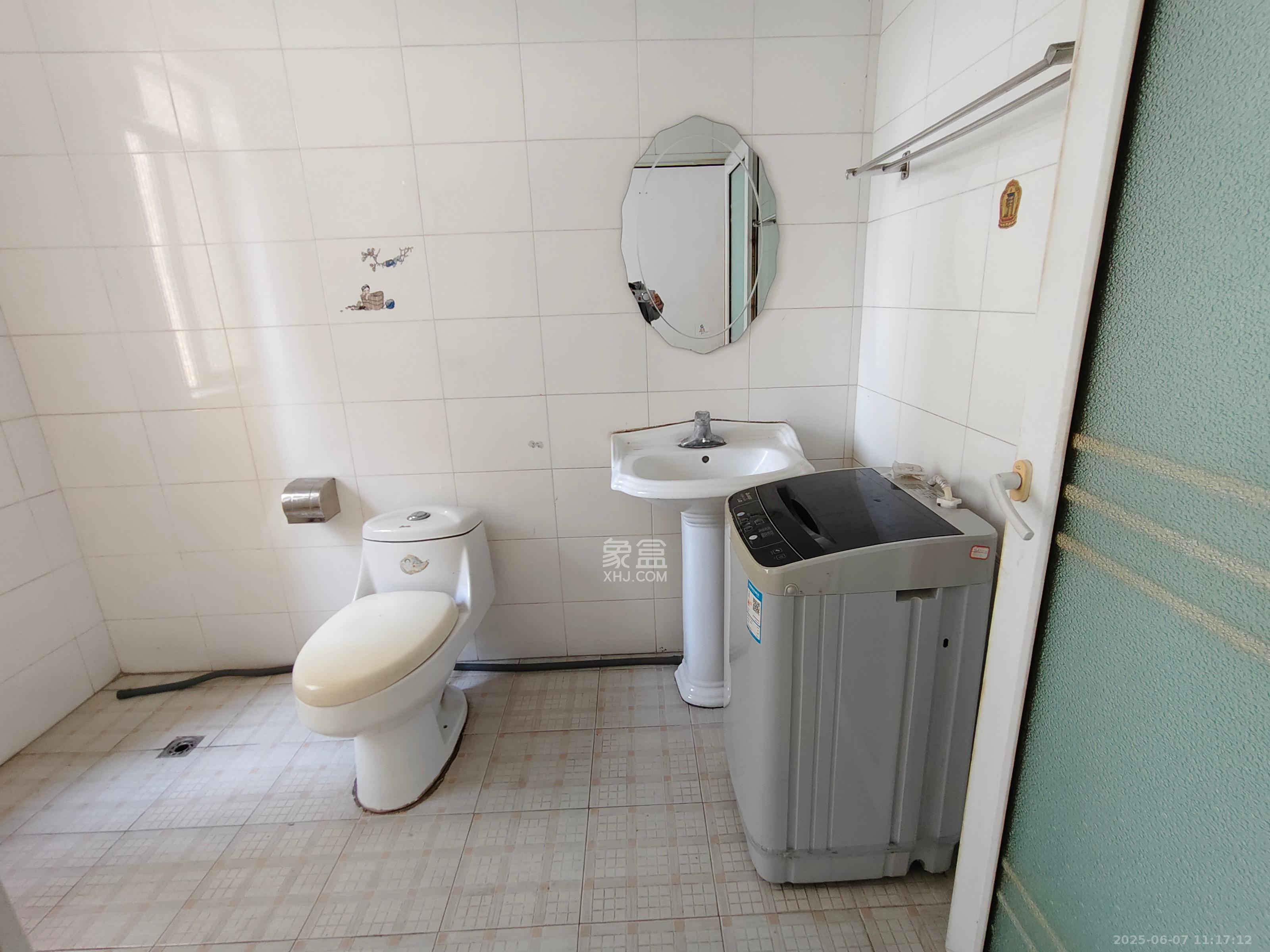 银港水晶城  3室2厅1卫   2100.00元/月室内图