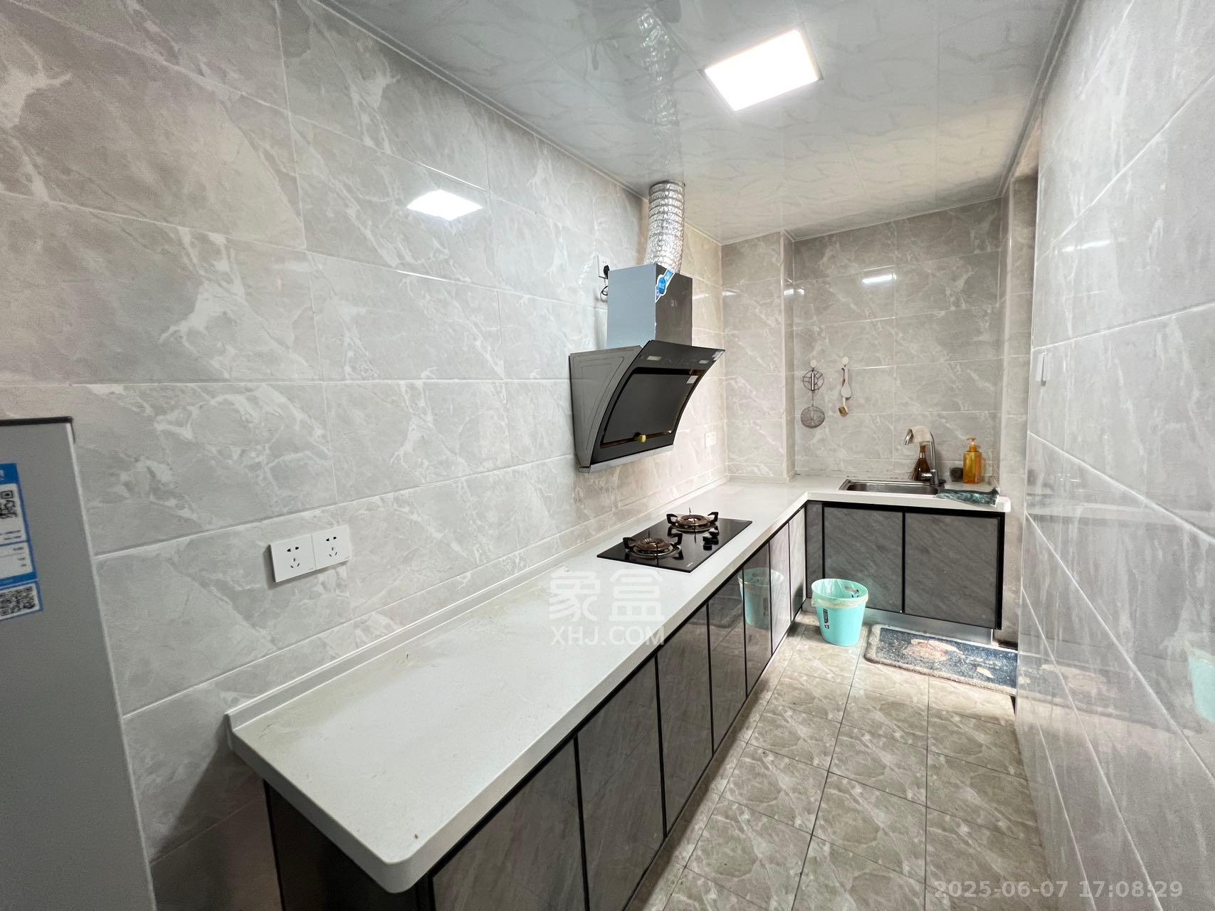 怡海星城 3室2厅2卫 2300.0元/月 怡海星城 3室2厅2卫 2300.0元/月室内图