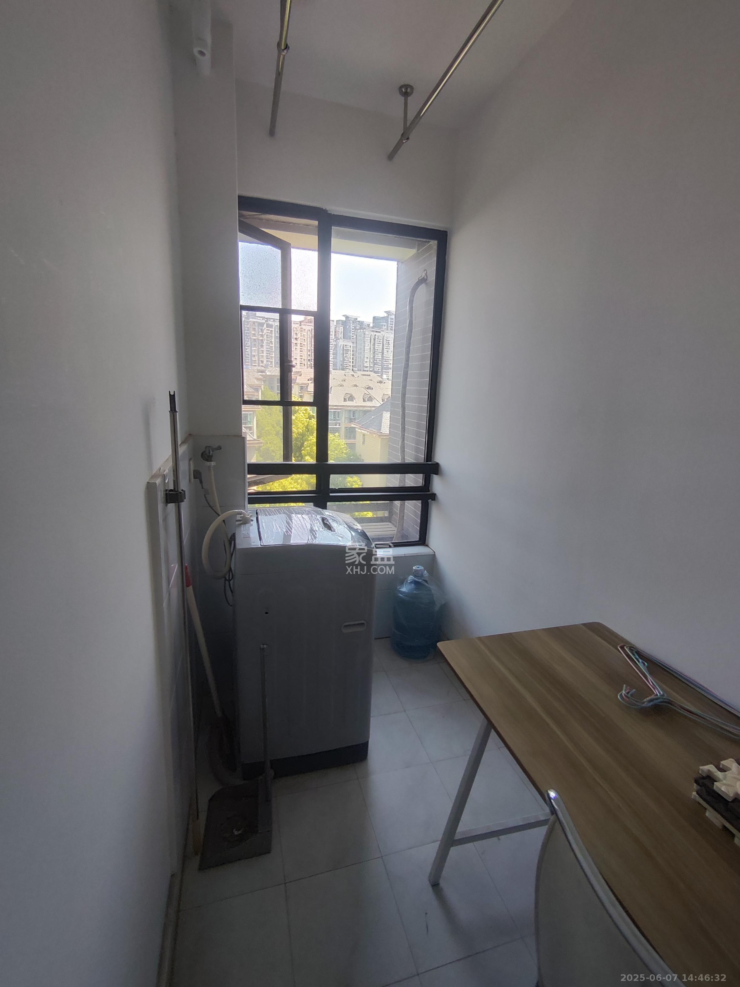 和庄  2室2厅1卫    2300.0元/月室内图