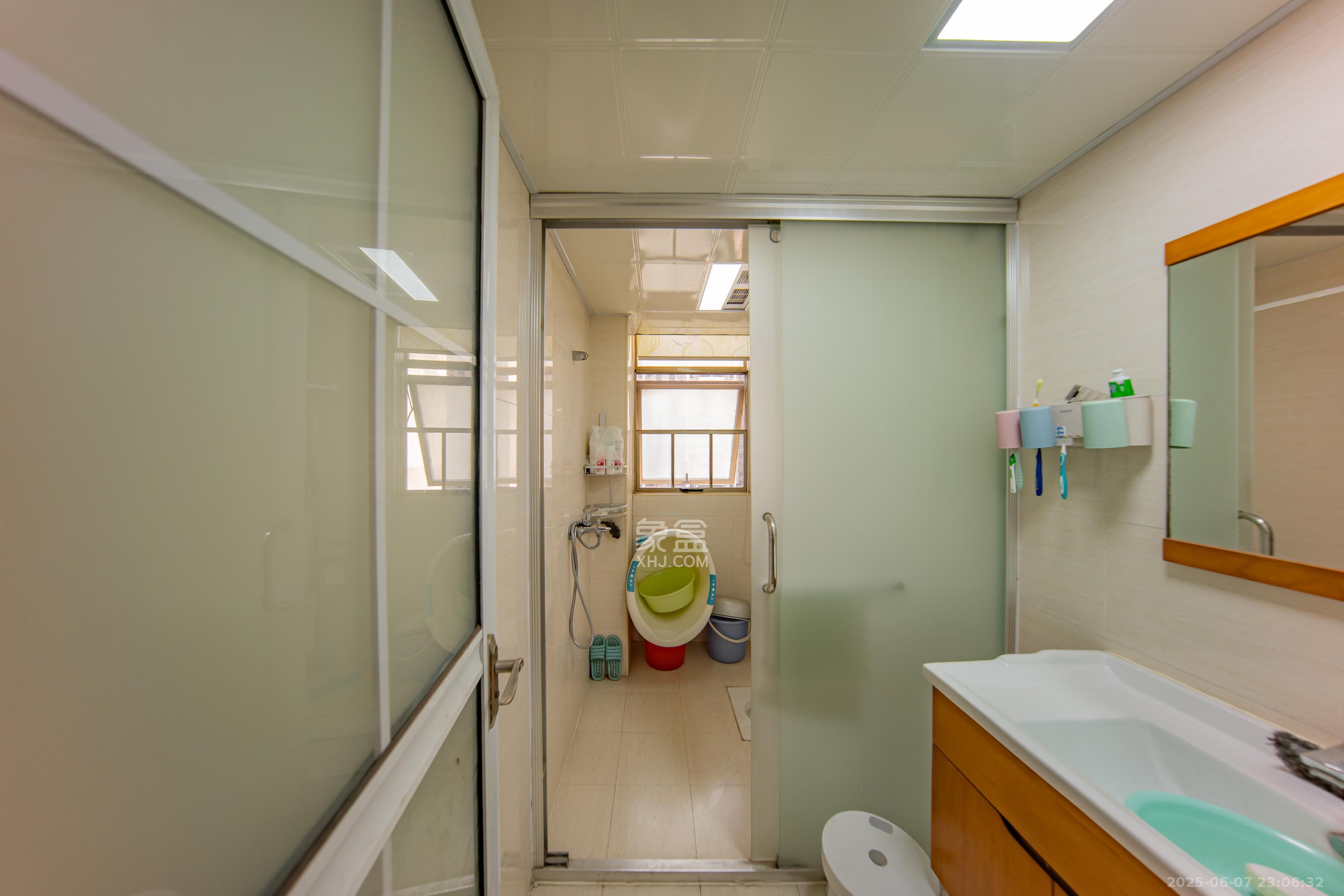 江山帝景雅典  3室2厅2卫    121.0万卫生间