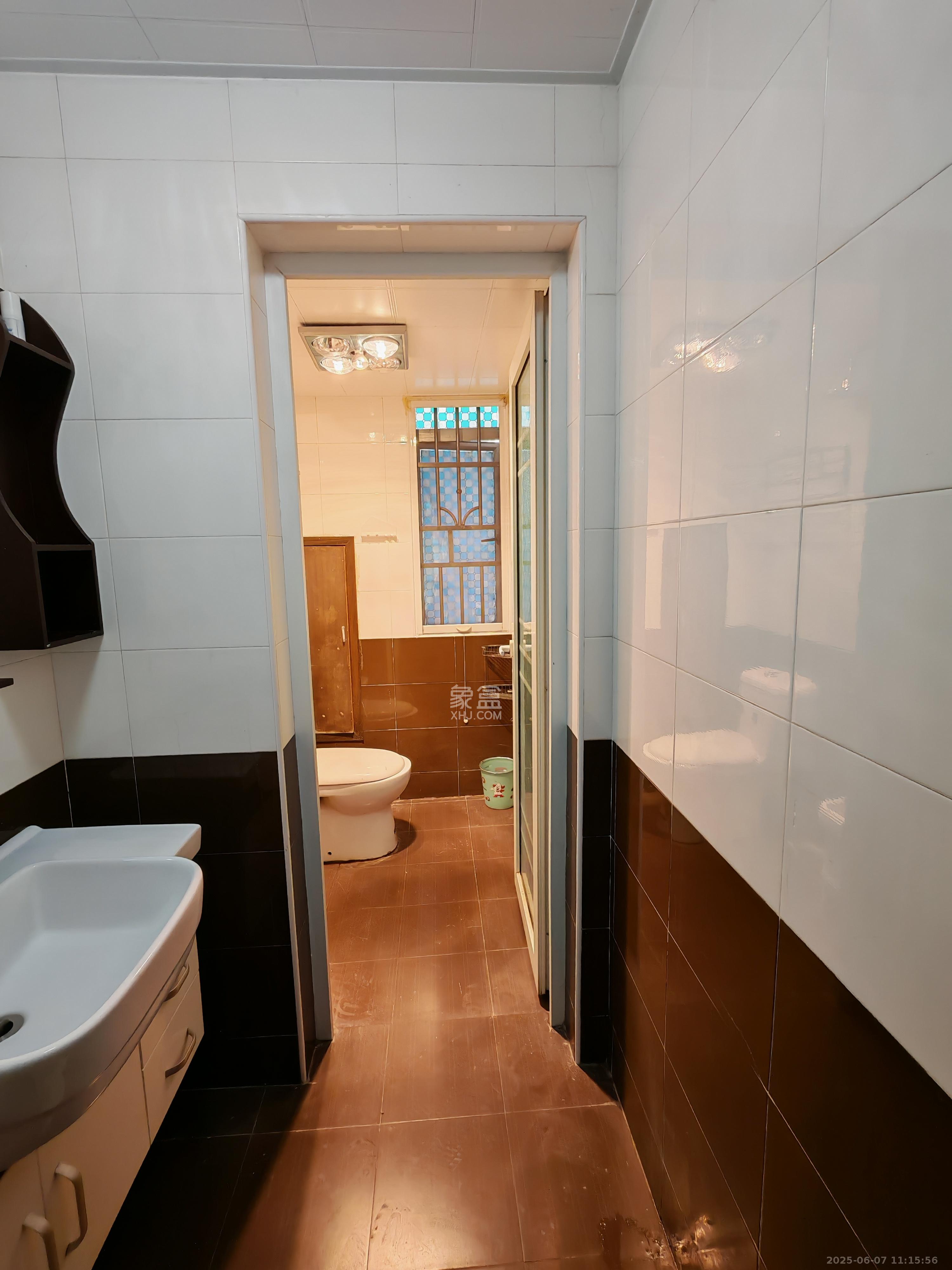 枫华府第 3室2厅1卫 1800.0元/月 枫华府第 3室2厅1卫 1800.0元/月室内图