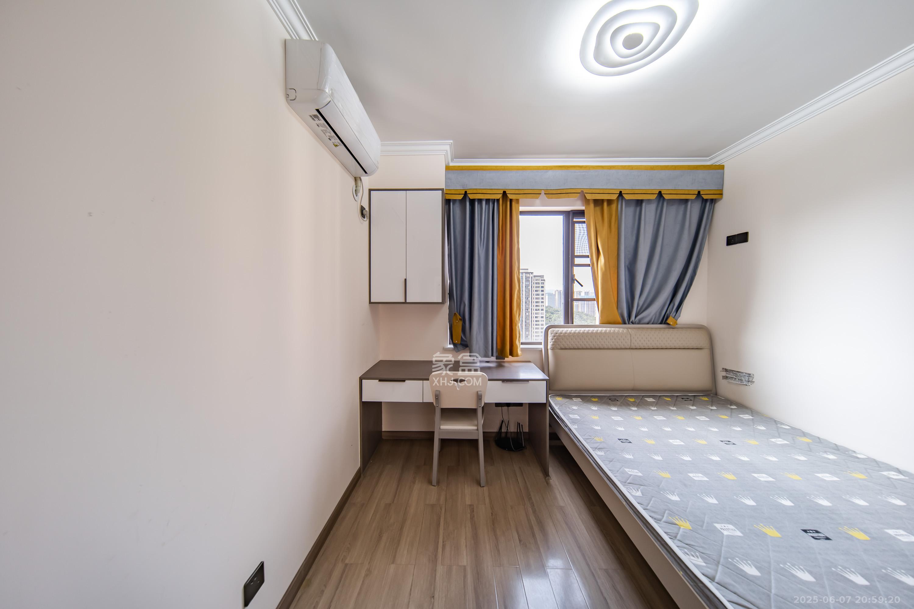 和泓梅溪四季 5室2厅2卫 239.0万 和泓梅溪四季 5室2厅2卫 239.0万卧室